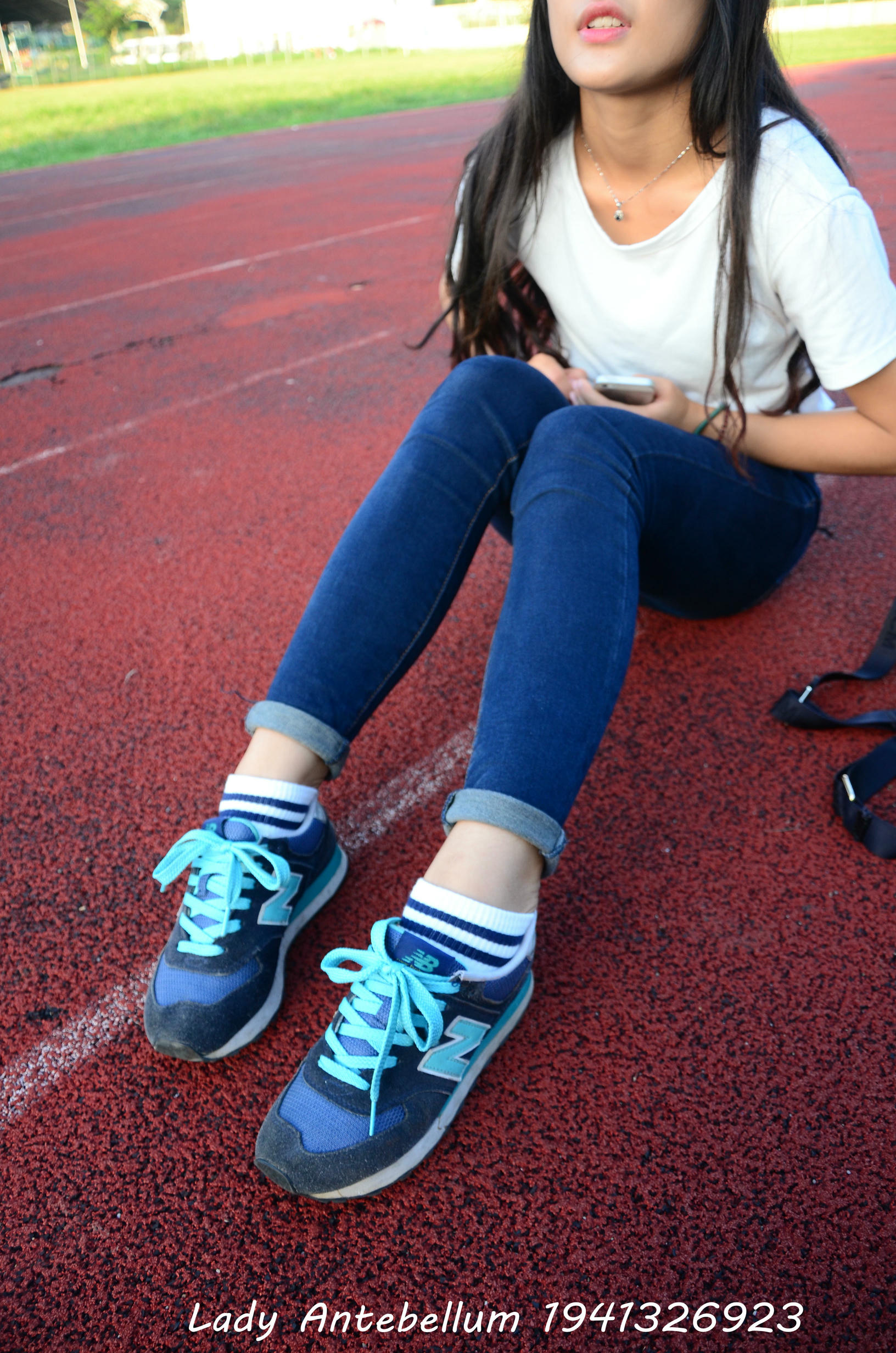 [战前女神] 恋足美腿棉袜女神级摄影套图 127 [99P+167M]_第1集