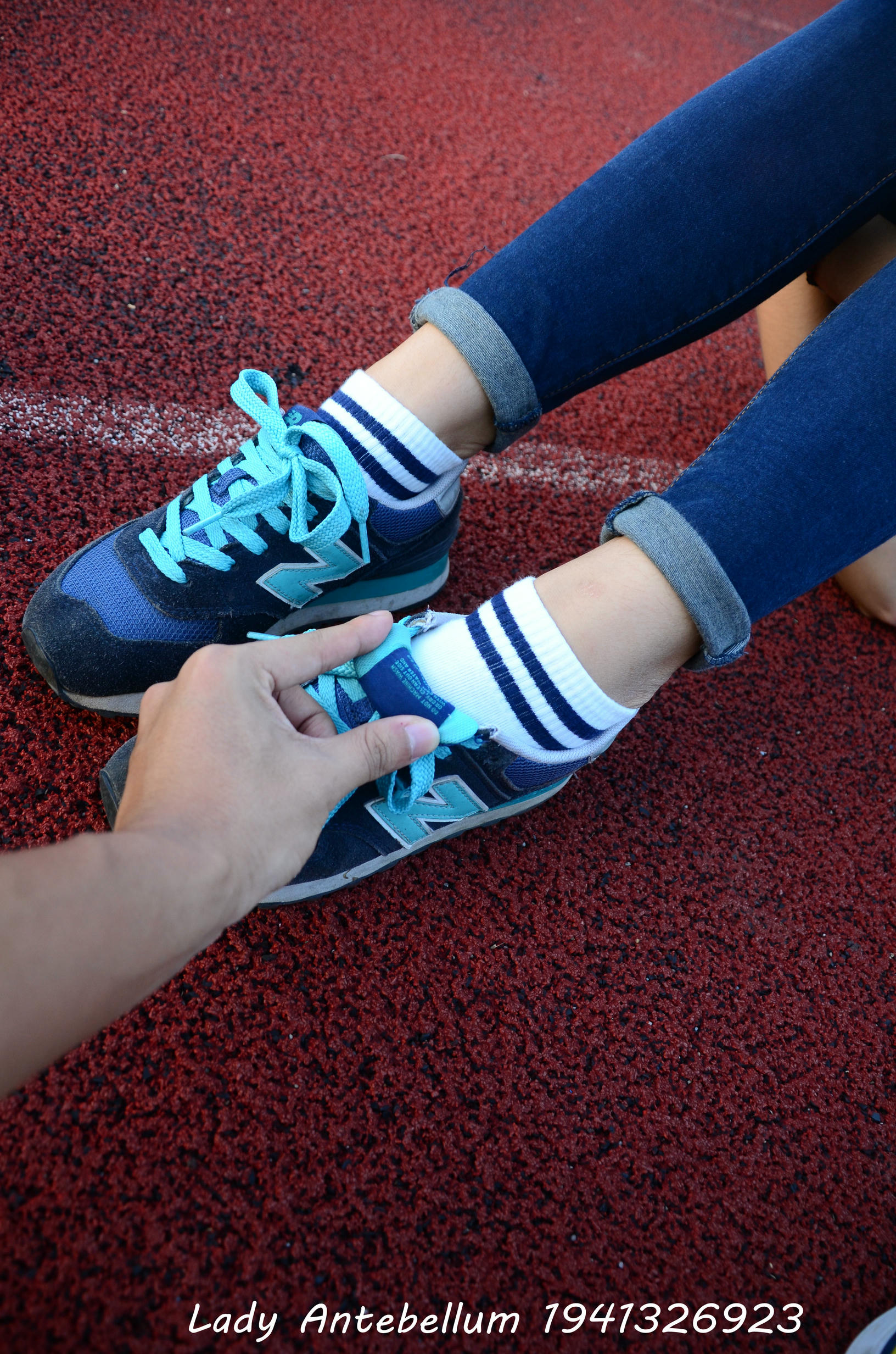 [战前女神] 恋足美腿棉袜女神级摄影套图 127 [99P+167M]_第1集