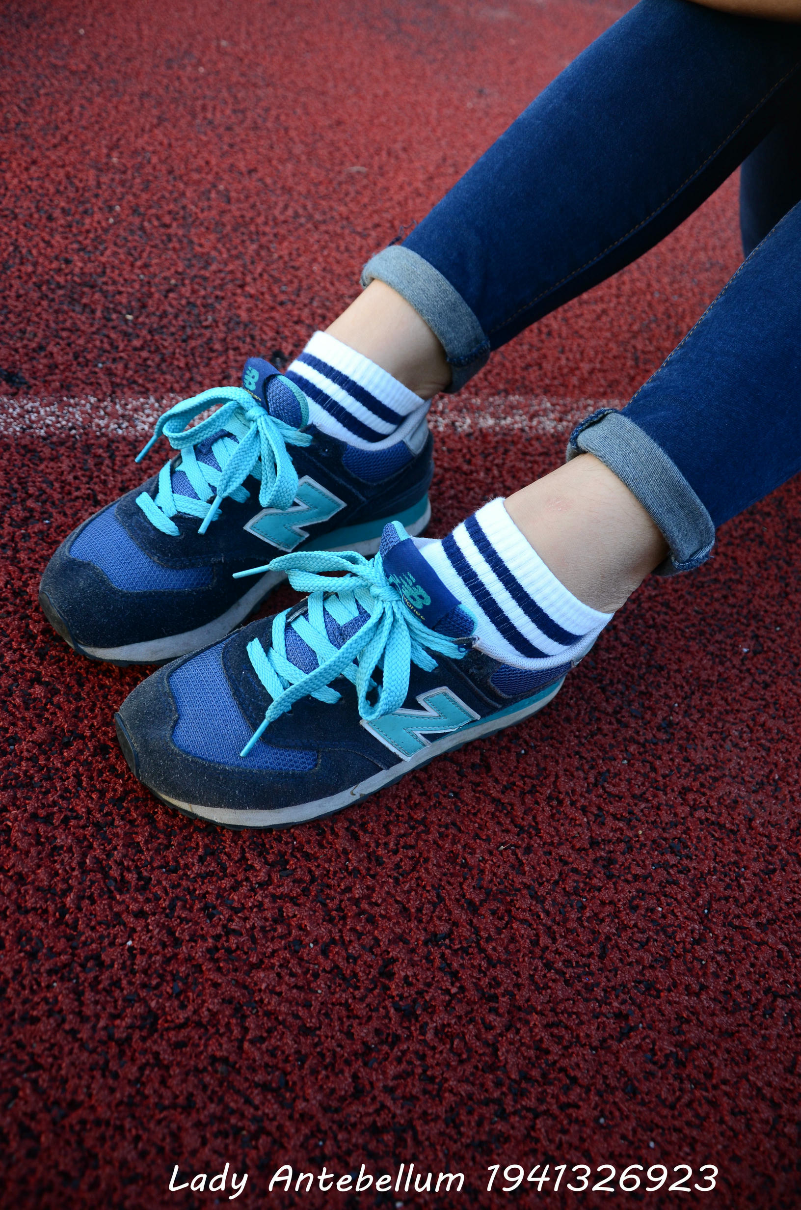 [战前女神] 恋足美腿棉袜女神级摄影套图 127 [99P+167M]_第1集