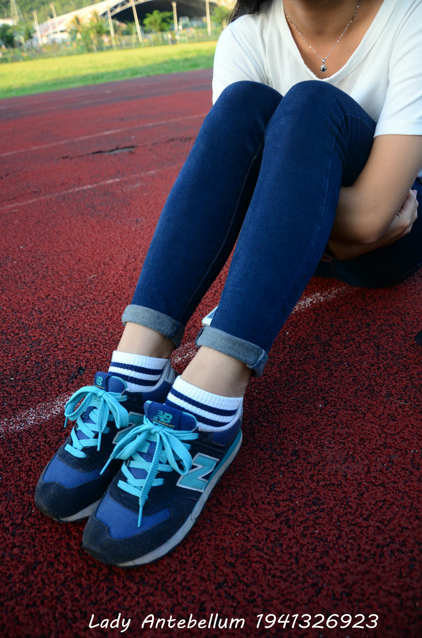 [战前女神] 恋足美腿棉袜女神级摄影套图 127 [99P+167M]_第1集