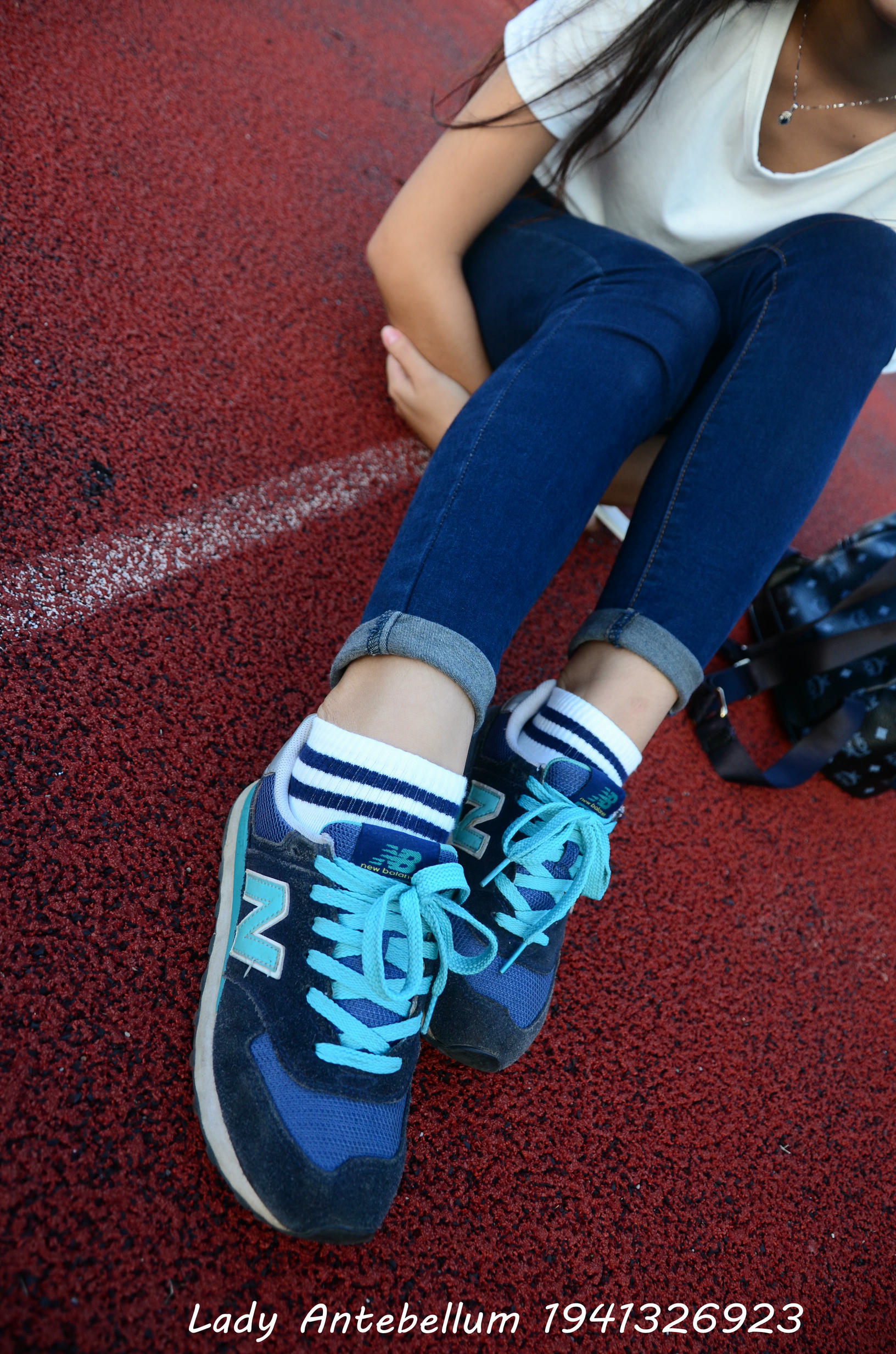 [战前女神] 恋足美腿棉袜女神级摄影套图 127 [99P+167M]_第2集