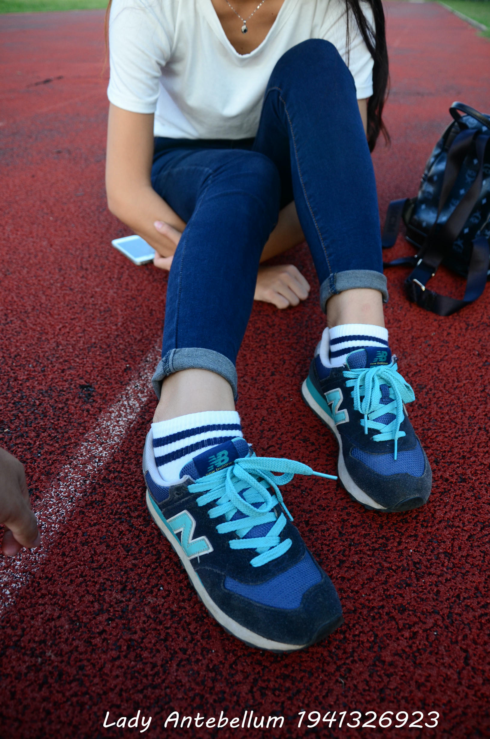 [战前女神] 恋足美腿棉袜女神级摄影套图 127 [99P+167M]_第2集