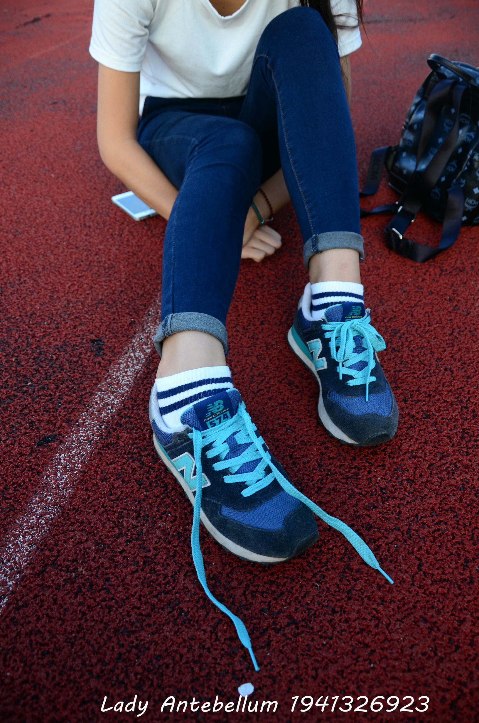 [战前女神] 恋足美腿棉袜女神级摄影套图 127 [99P+167M]_第2集