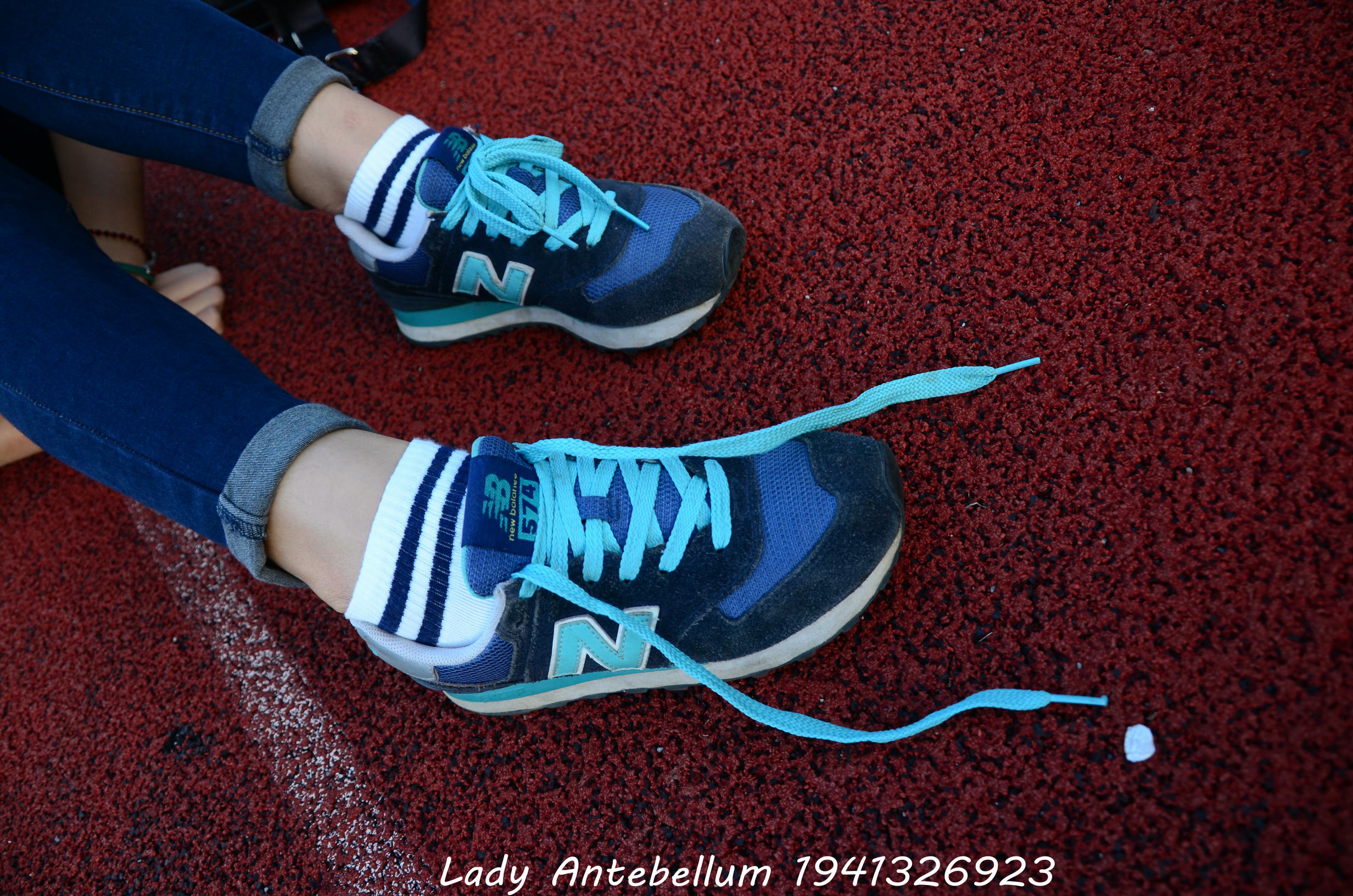 [战前女神] 恋足美腿棉袜女神级摄影套图 127 [99P+167M]_第2集