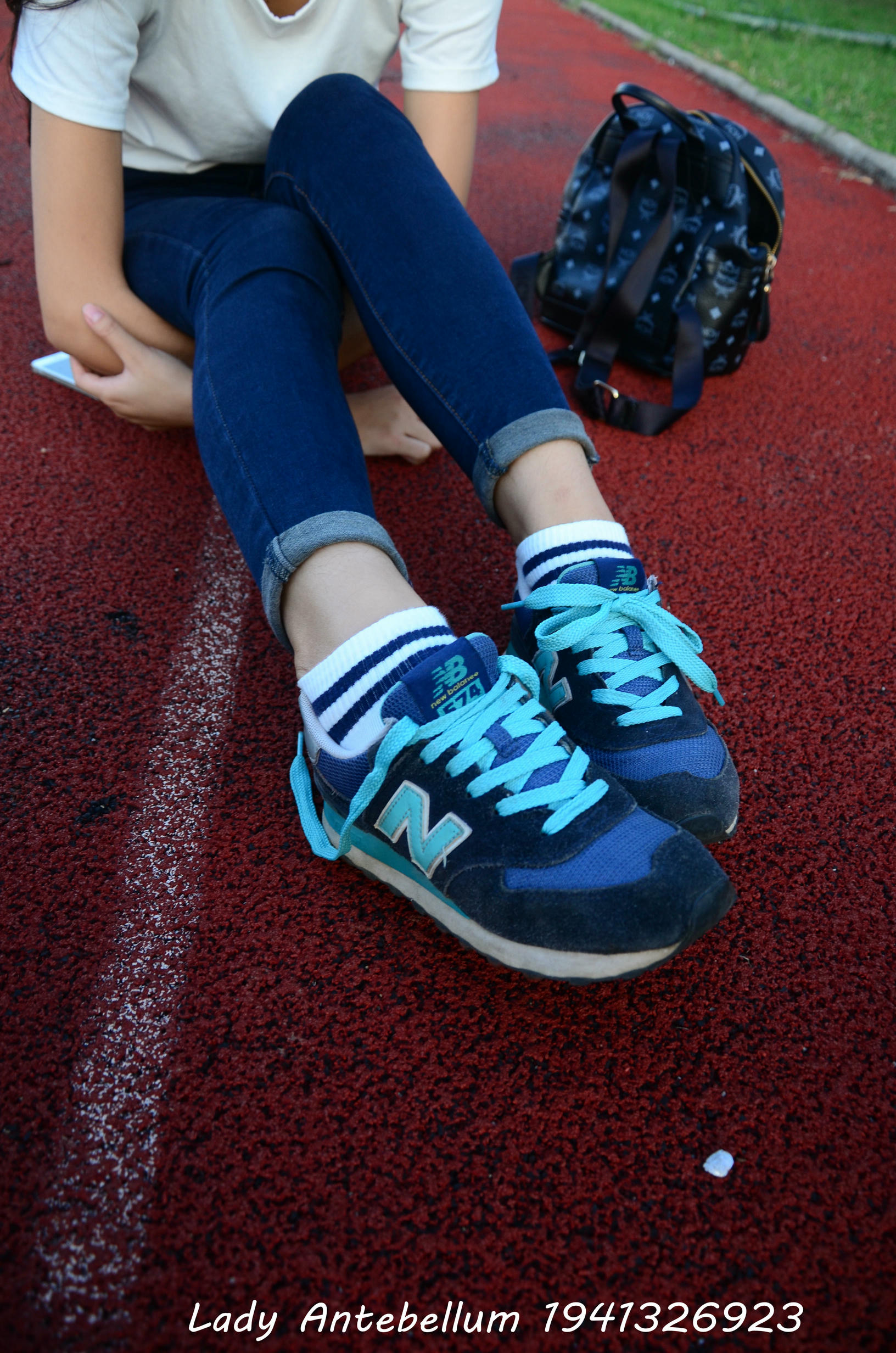 [战前女神] 恋足美腿棉袜女神级摄影套图 127 [99P+167M]_第2集