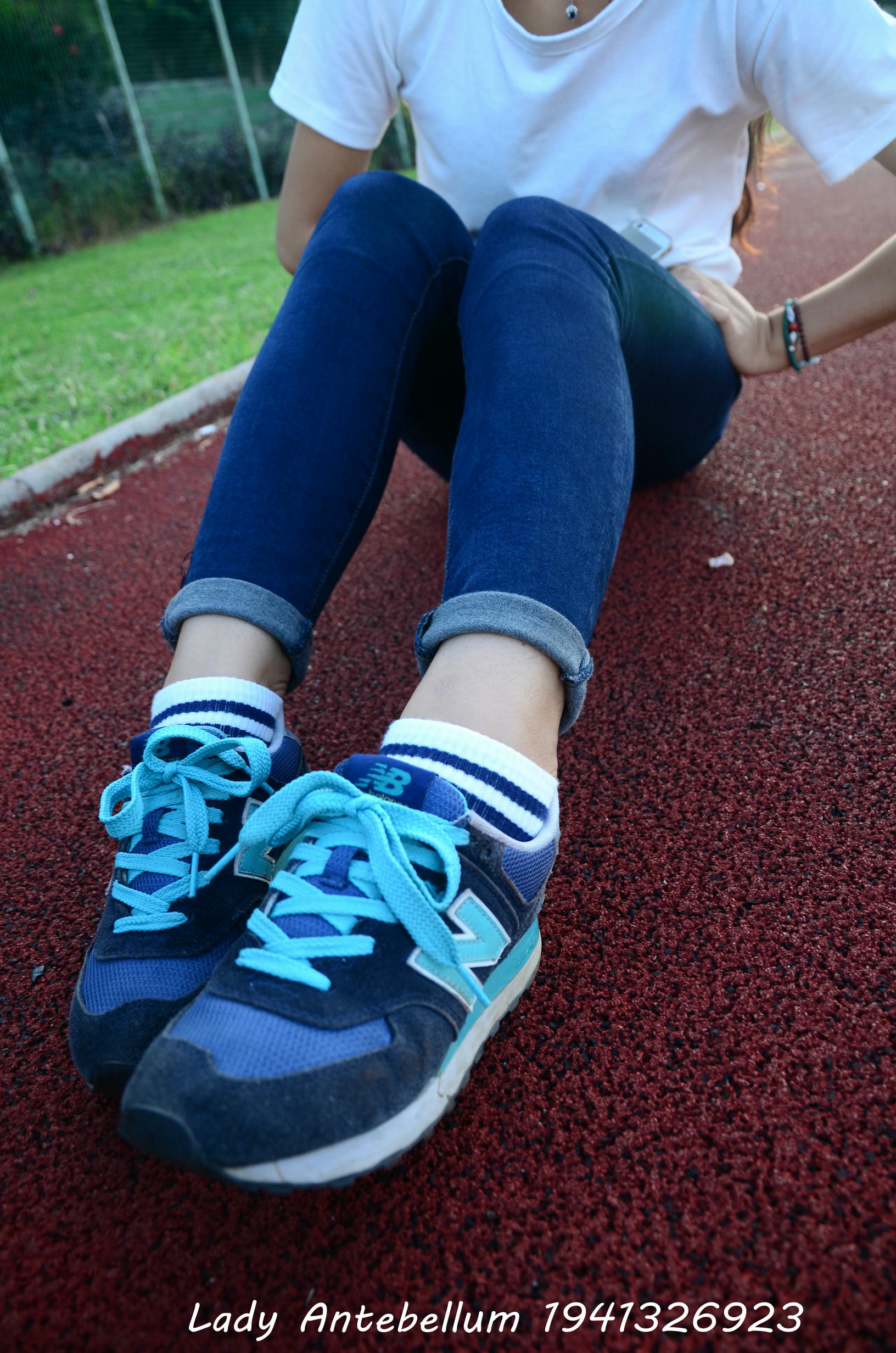 [战前女神] 恋足美腿棉袜女神级摄影套图 127 [99P+167M]_第1集