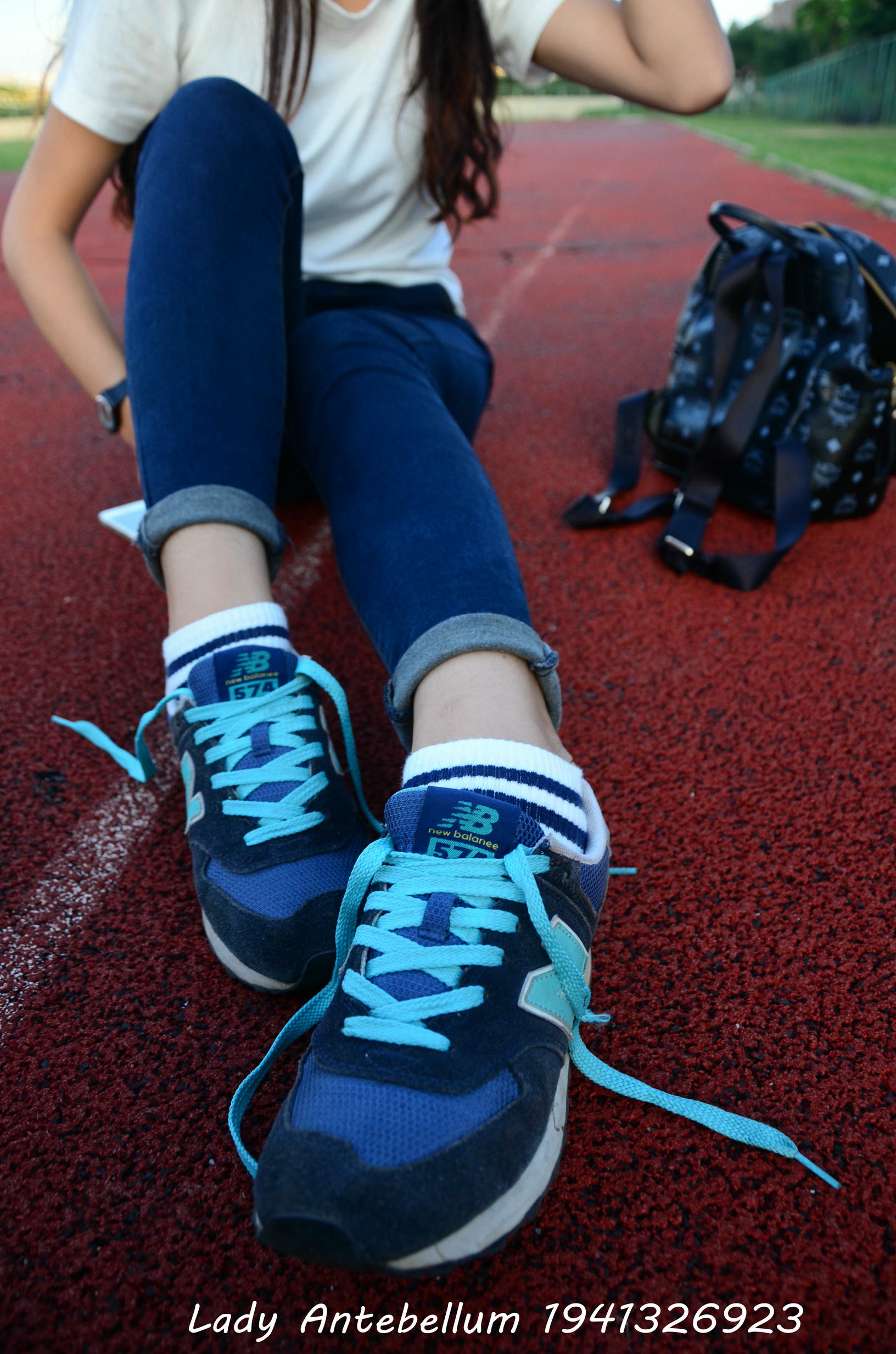 [战前女神] 恋足美腿棉袜女神级摄影套图 127 [99P+167M]_第2集