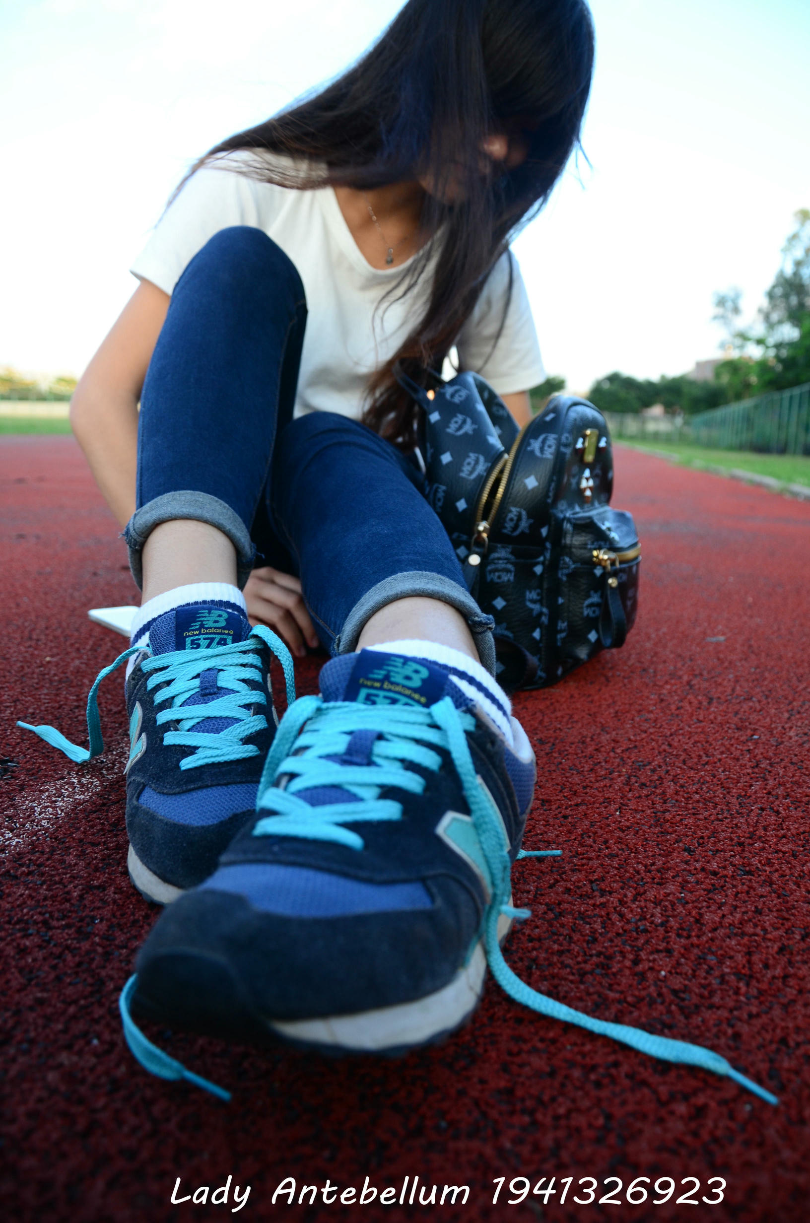 [战前女神] 恋足美腿棉袜女神级摄影套图 127 [99P+167M]_第2集