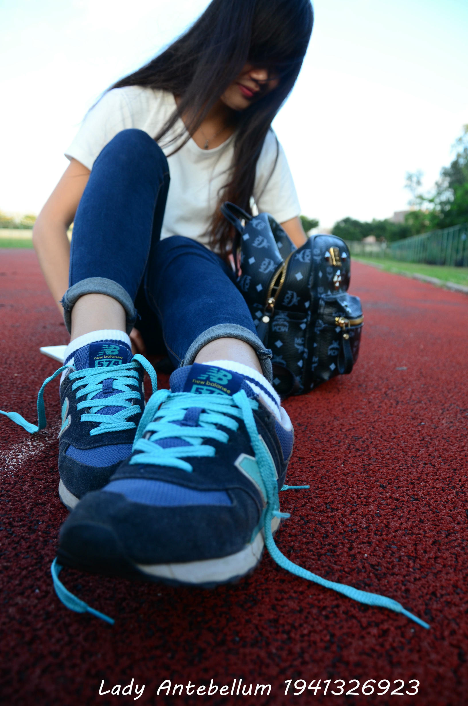 [战前女神] 恋足美腿棉袜女神级摄影套图 127 [99P+167M]_第2集