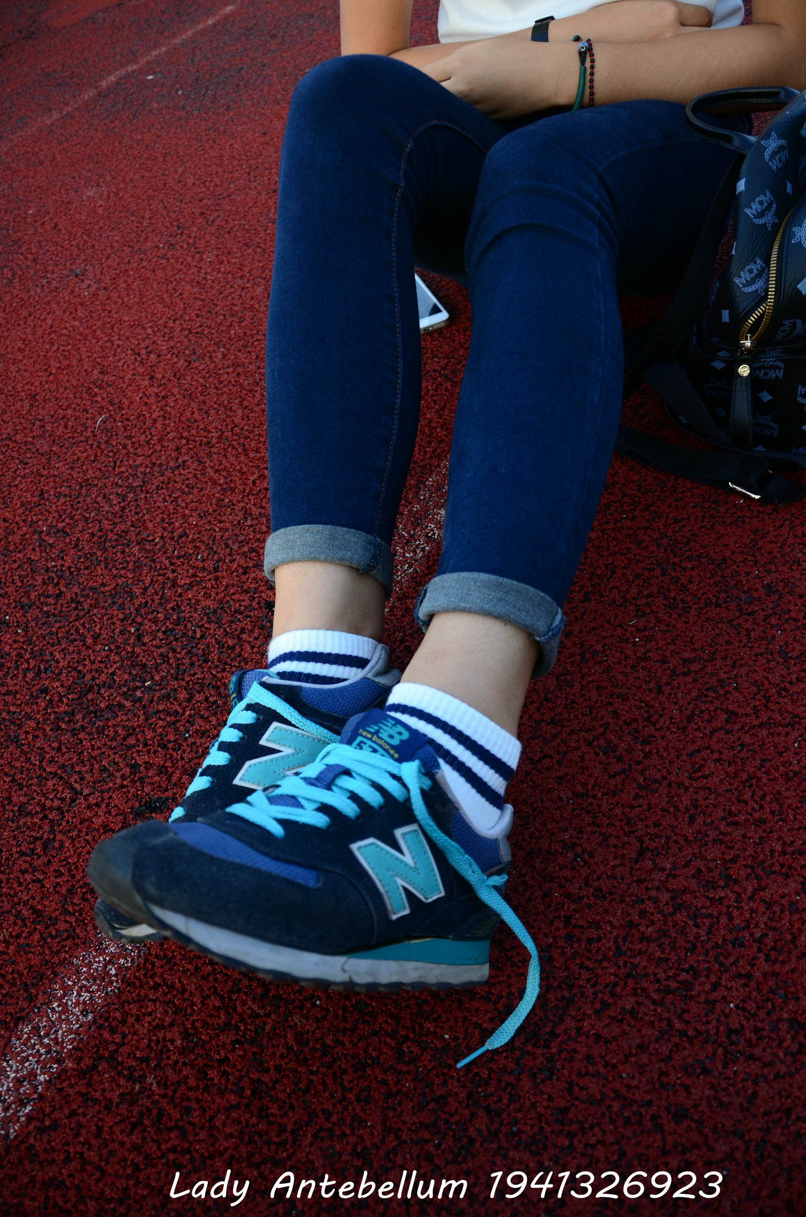 [战前女神] 恋足美腿棉袜女神级摄影套图 127 [99P+167M]_第3集