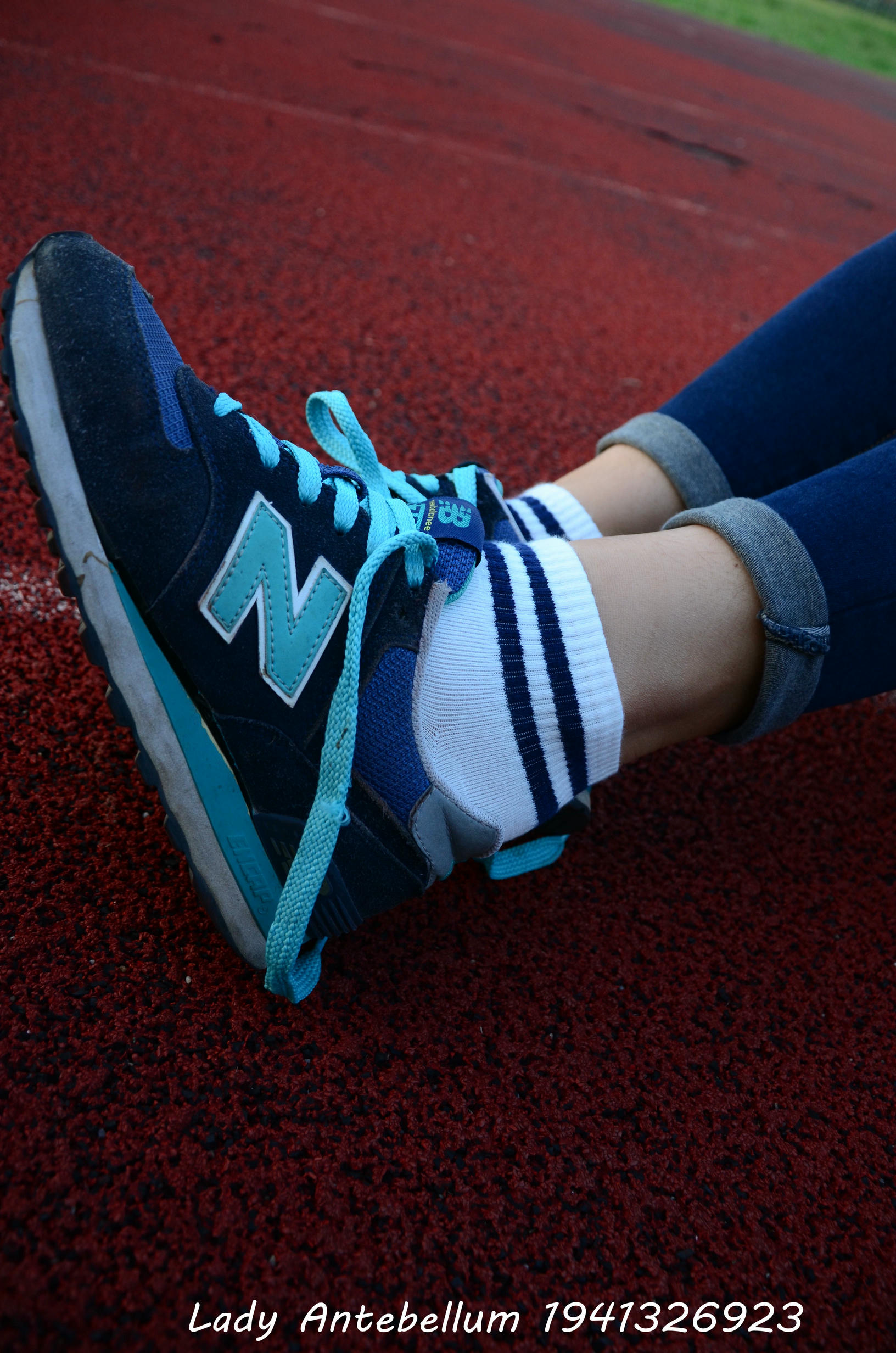 [战前女神] 恋足美腿棉袜女神级摄影套图 127 [99P+167M]_第3集