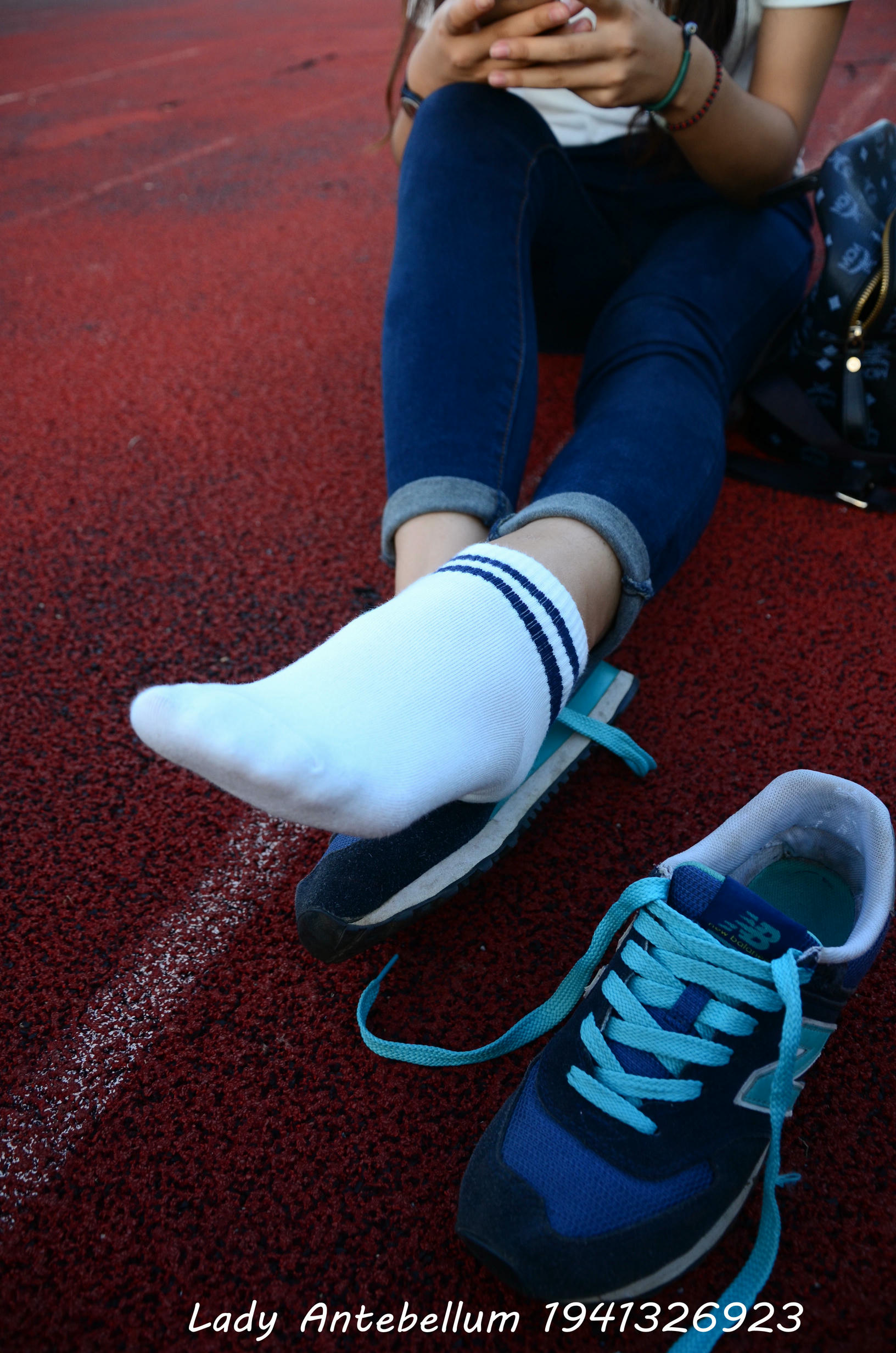 [战前女神] 恋足美腿棉袜女神级摄影套图 127 [99P+167M]_第3集