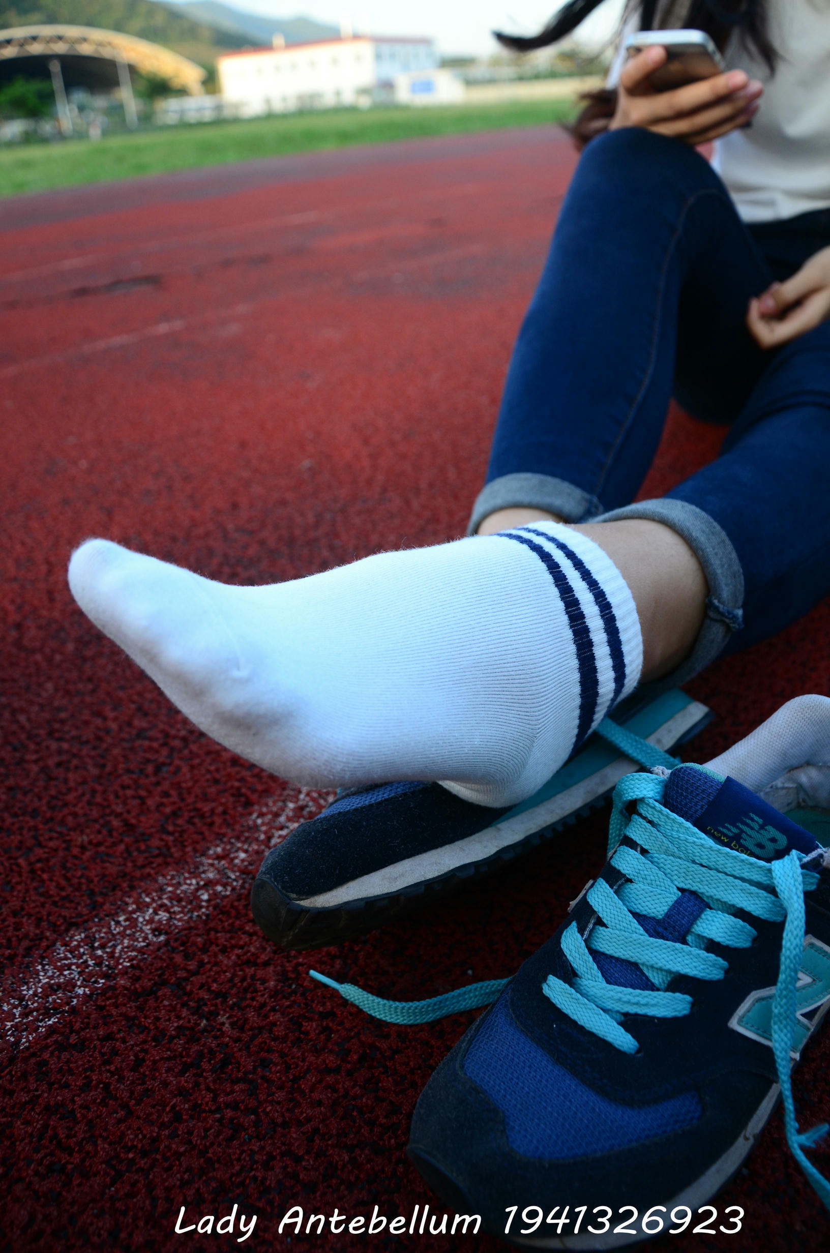 [战前女神] 恋足美腿棉袜女神级摄影套图 127 [99P+167M]_第3集