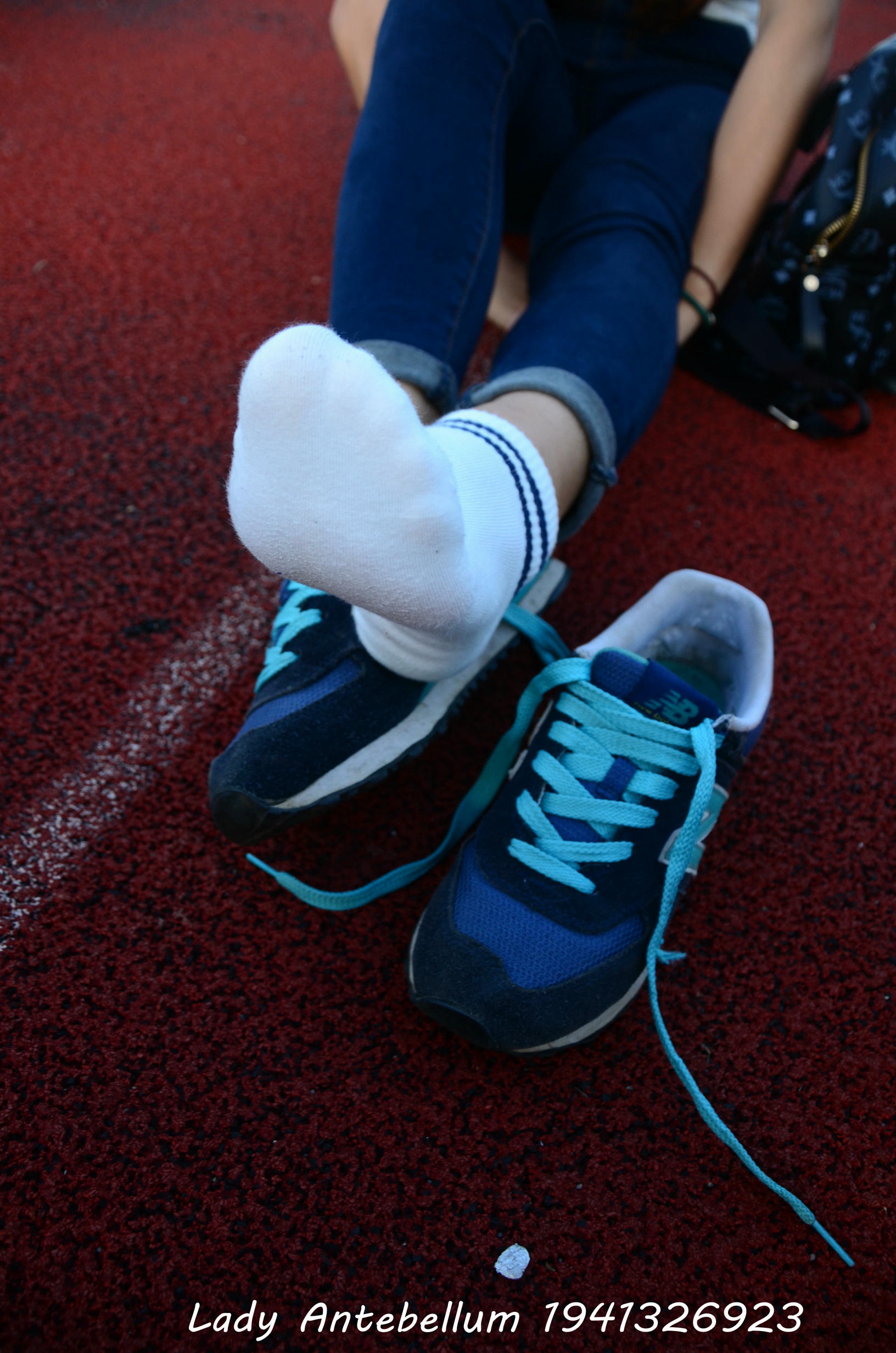 [战前女神] 恋足美腿棉袜女神级摄影套图 127 [99P+167M]_第3集