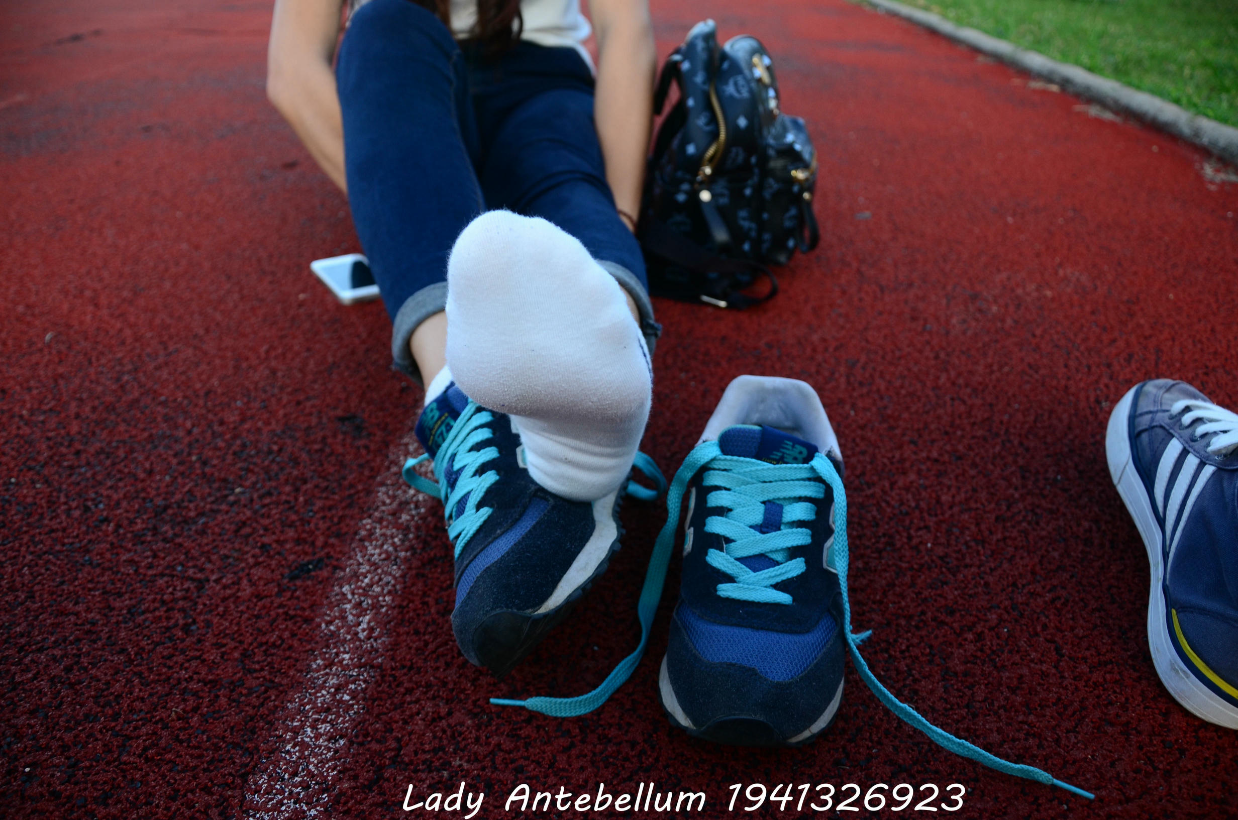 [战前女神] 恋足美腿棉袜女神级摄影套图 127 [99P+167M]_第3集