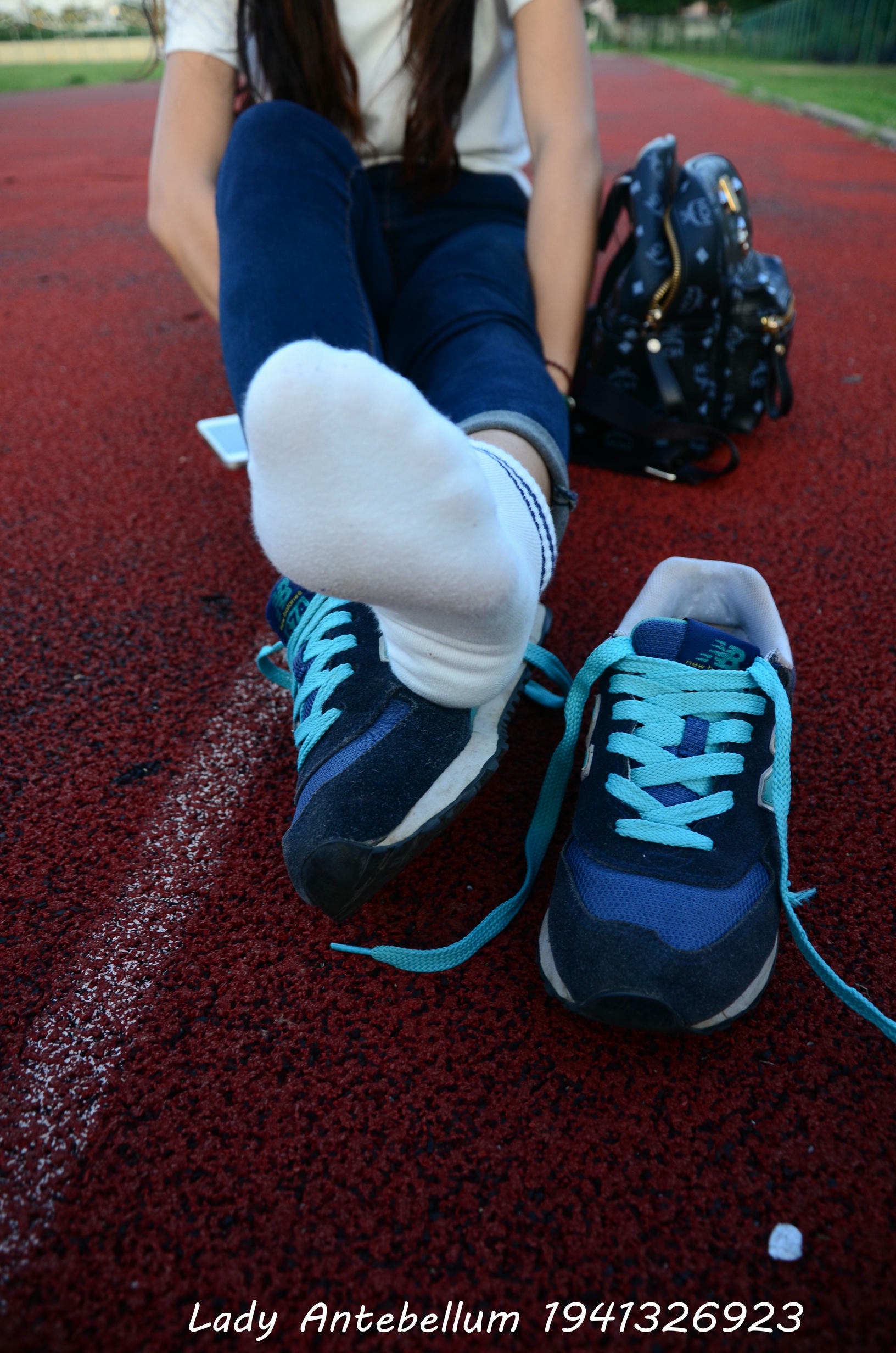 [战前女神] 恋足美腿棉袜女神级摄影套图 127 [99P+167M]_第3集