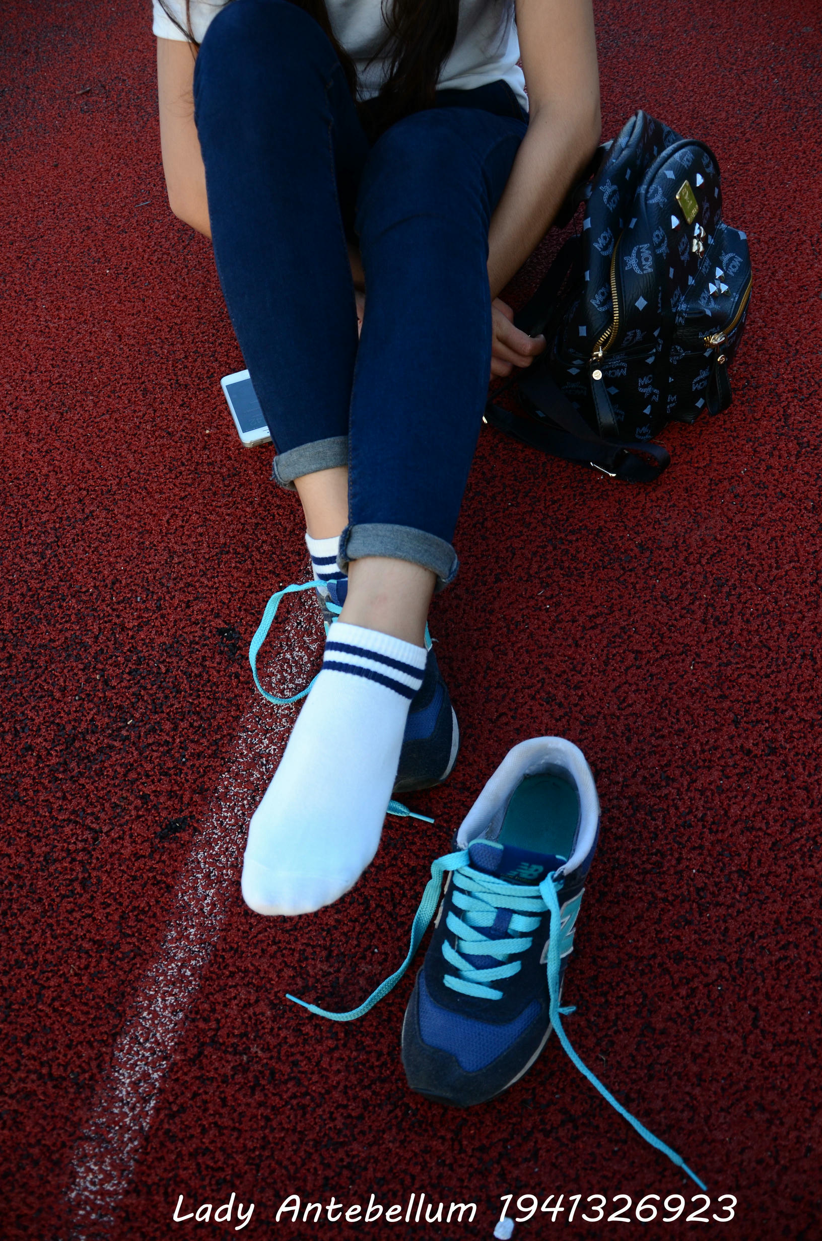 [战前女神] 恋足美腿棉袜女神级摄影套图 127 [99P+167M]_第3集