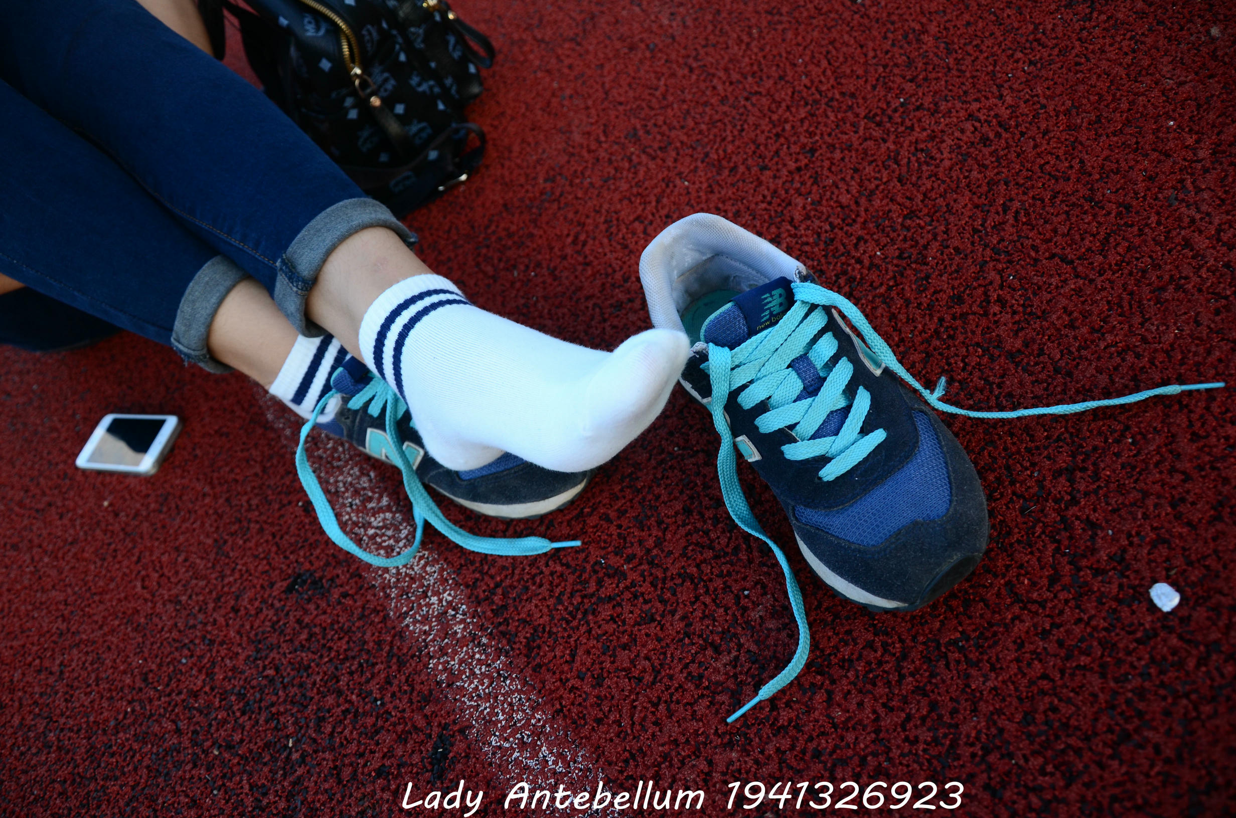 [战前女神] 恋足美腿棉袜女神级摄影套图 127 [99P+167M]_第3集