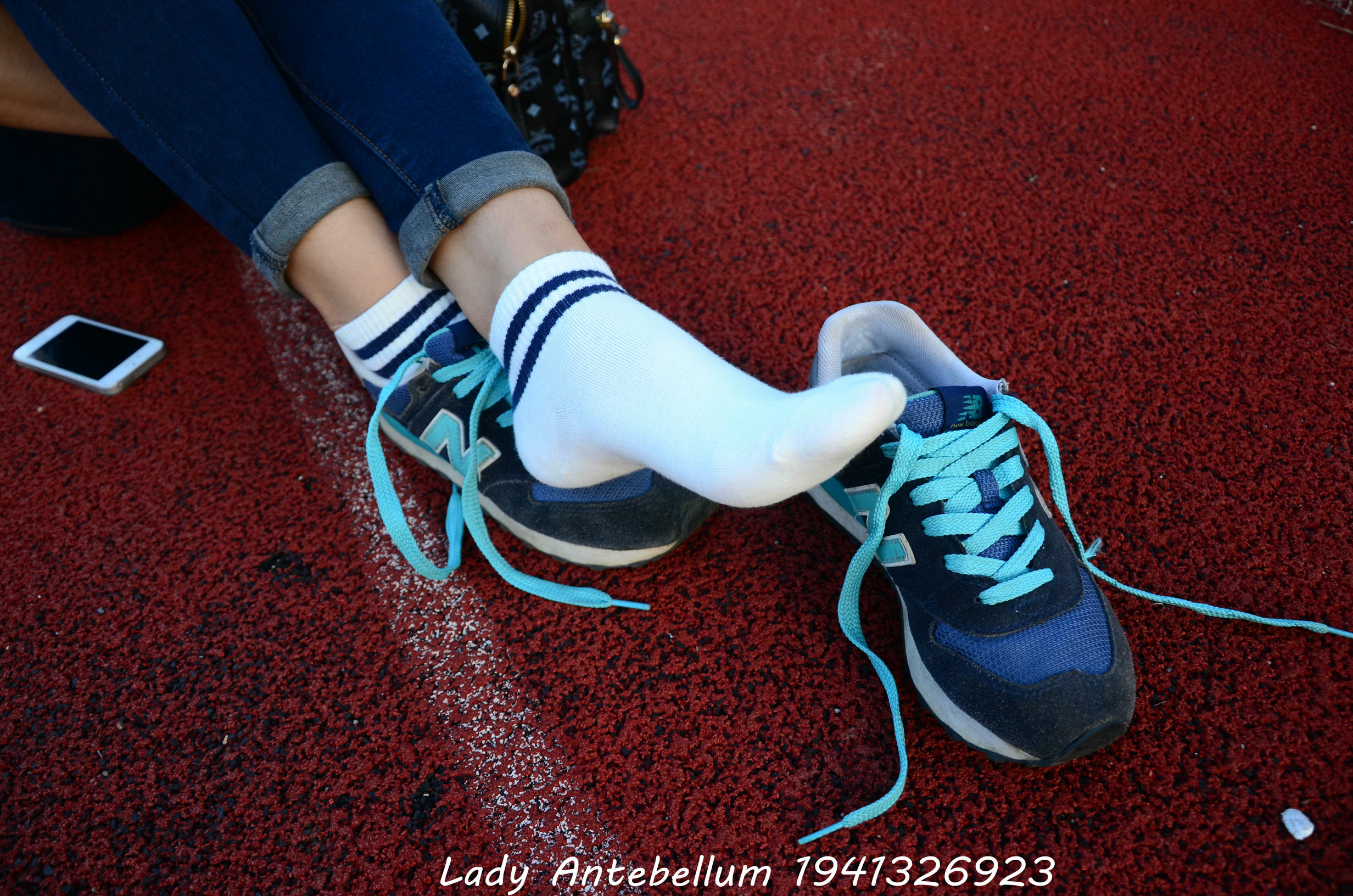 [战前女神] 恋足美腿棉袜女神级摄影套图 127 [99P+167M]_第3集