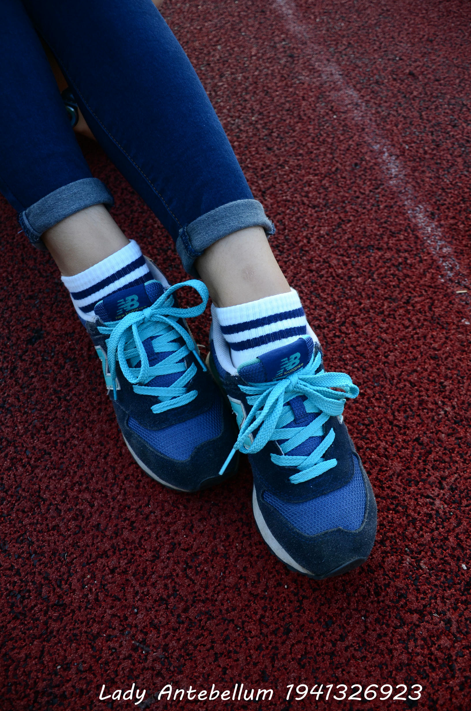 [战前女神] 恋足美腿棉袜女神级摄影套图 127 [99P+167M]_第1集