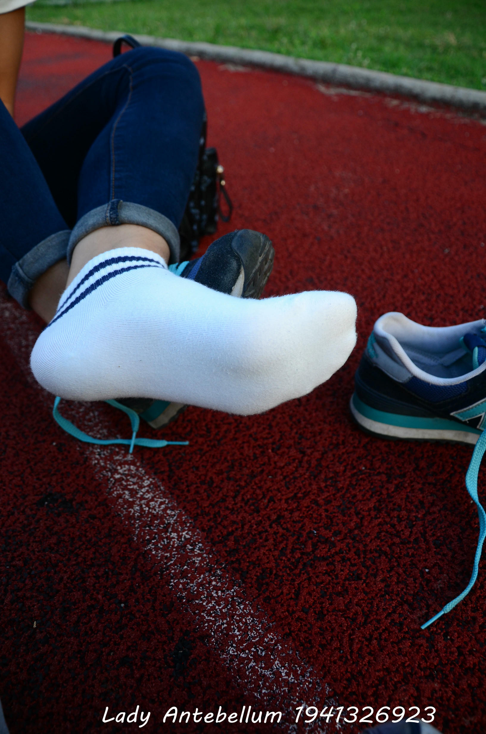 [战前女神] 恋足美腿棉袜女神级摄影套图 127 [99P+167M]_第4集