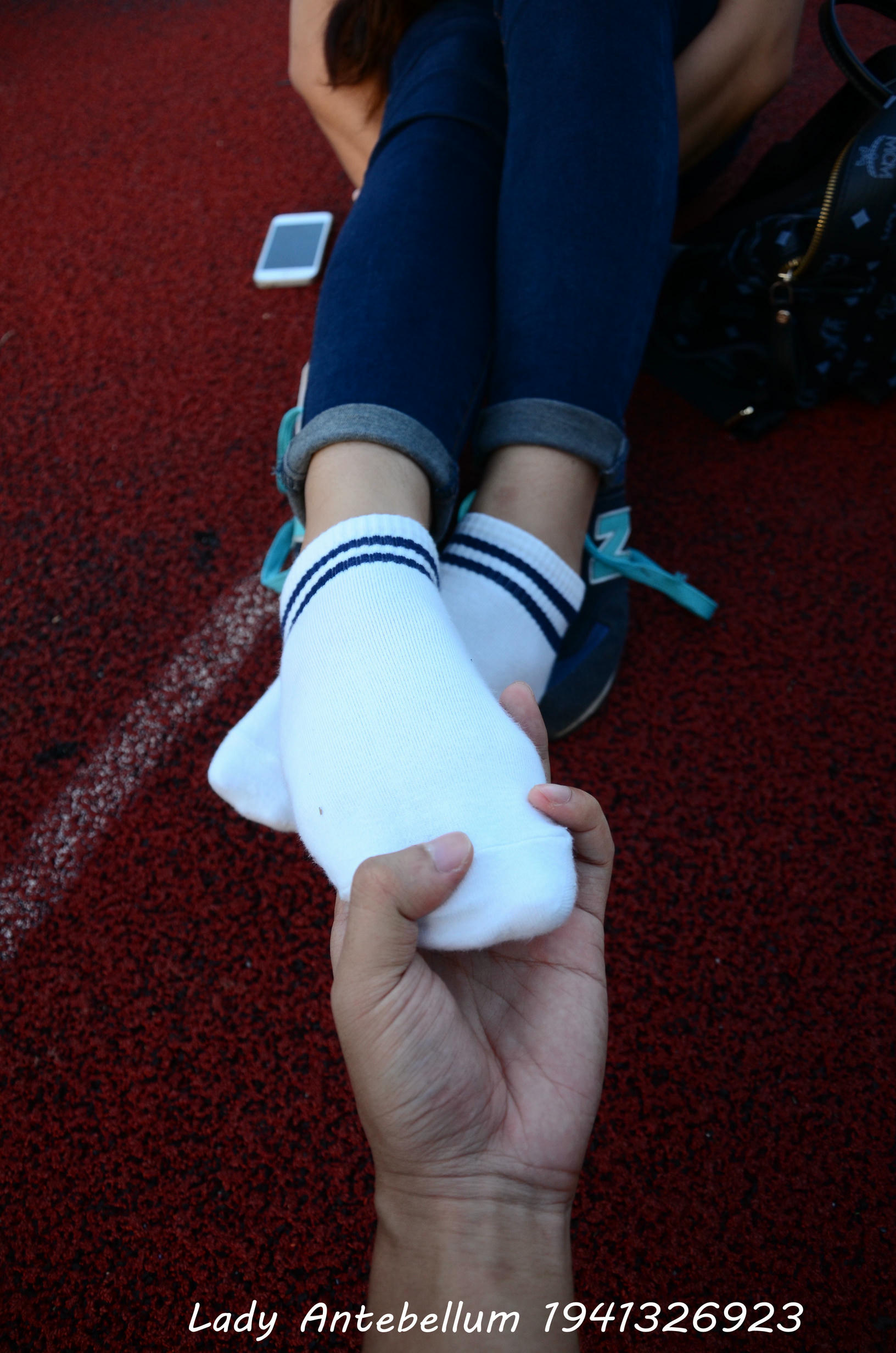 [战前女神] 恋足美腿棉袜女神级摄影套图 127 [99P+167M]_第5集