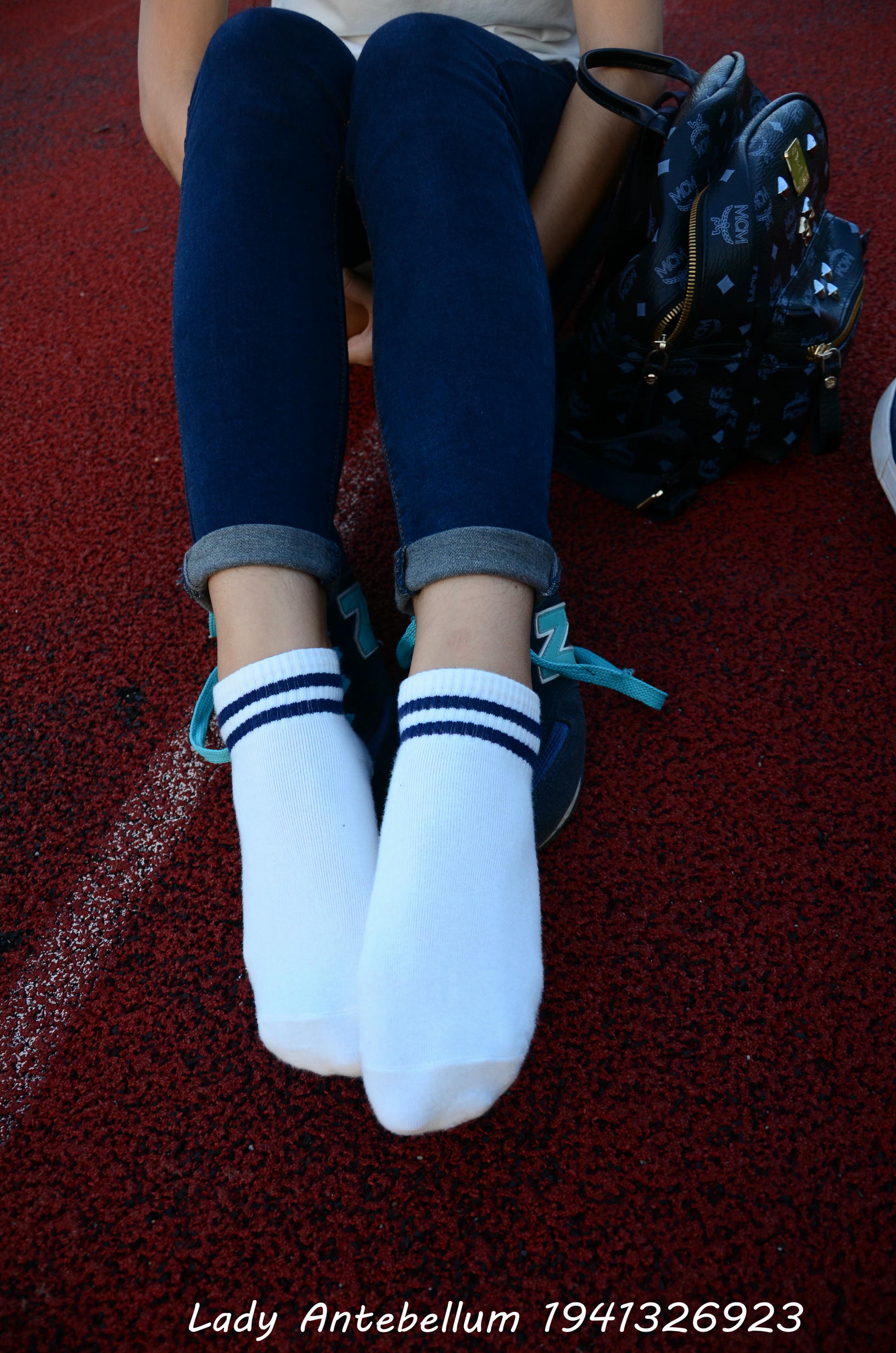 [战前女神] 恋足美腿棉袜女神级摄影套图 127 [99P+167M]_第5集