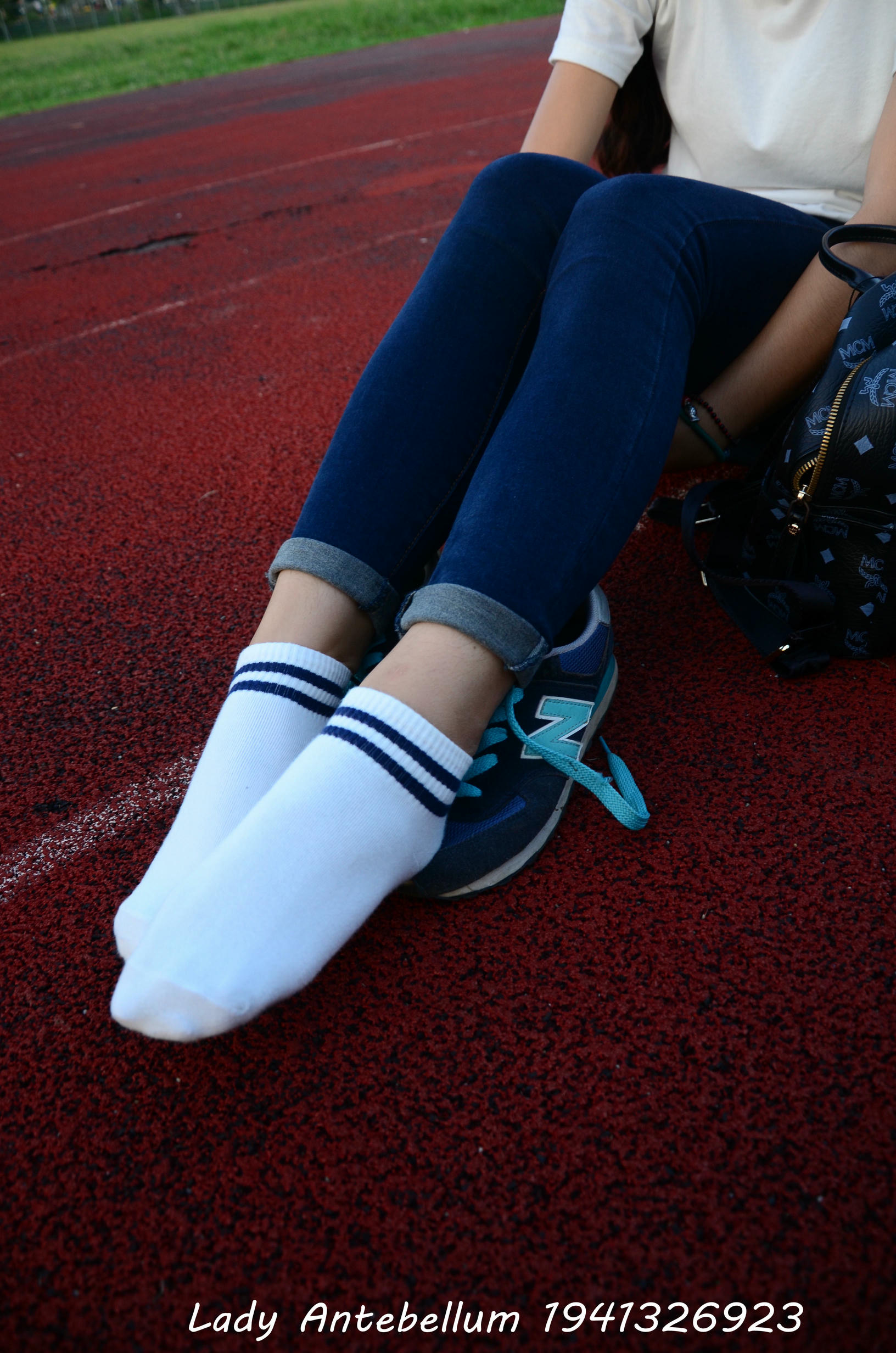 [战前女神] 恋足美腿棉袜女神级摄影套图 127 [99P+167M]_第5集