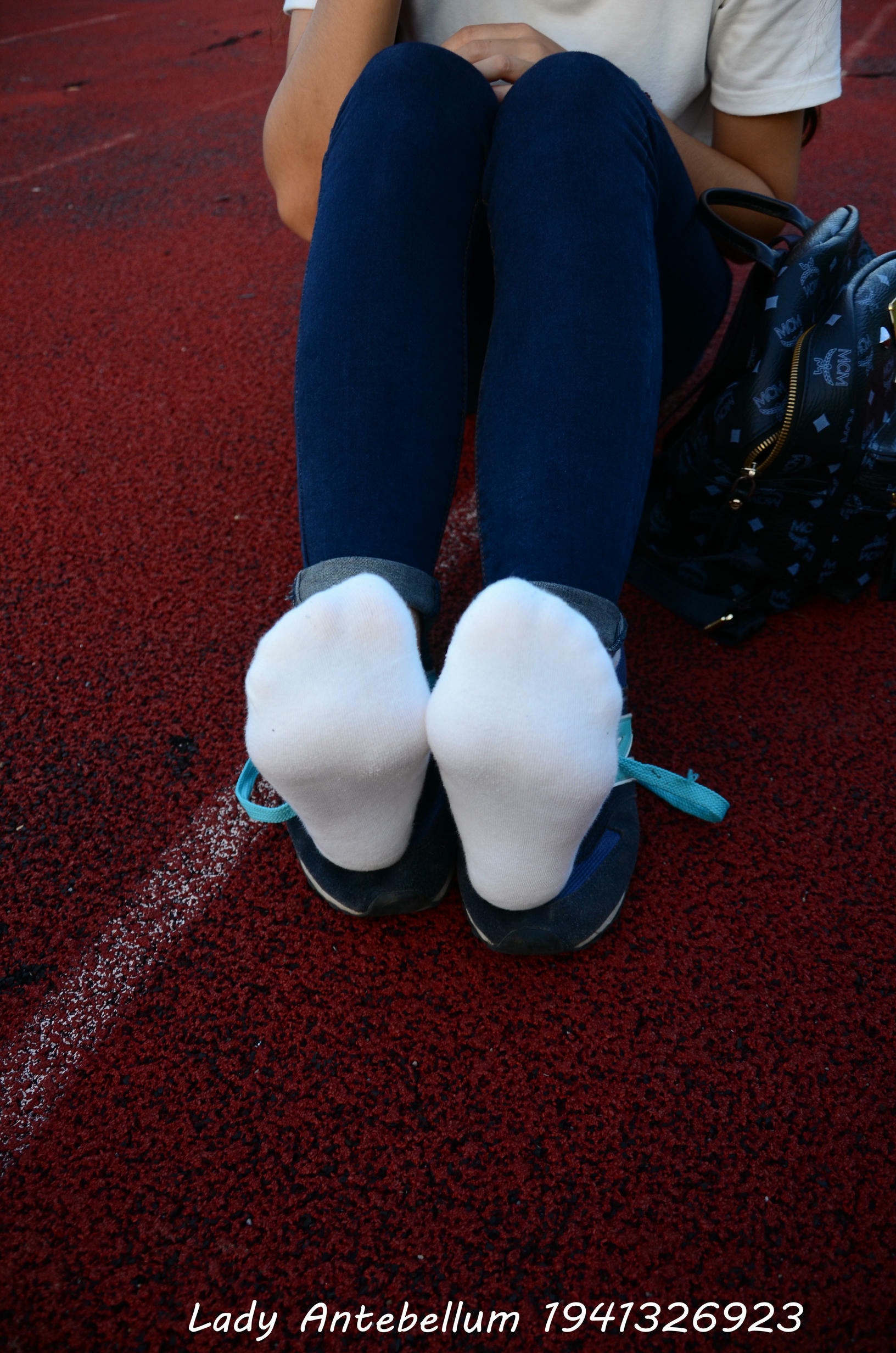 [战前女神] 恋足美腿棉袜女神级摄影套图 127 [99P+167M]_第5集