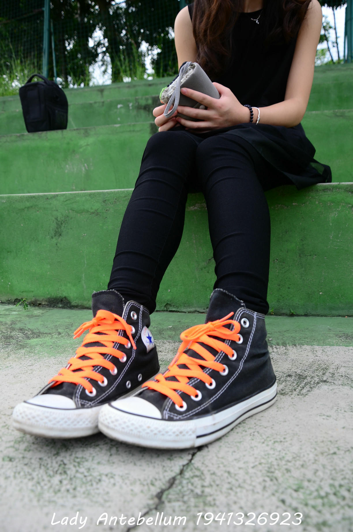 [战前女神] 恋足美腿棉袜女神级摄影套图 128 [112P+119M]_第1集