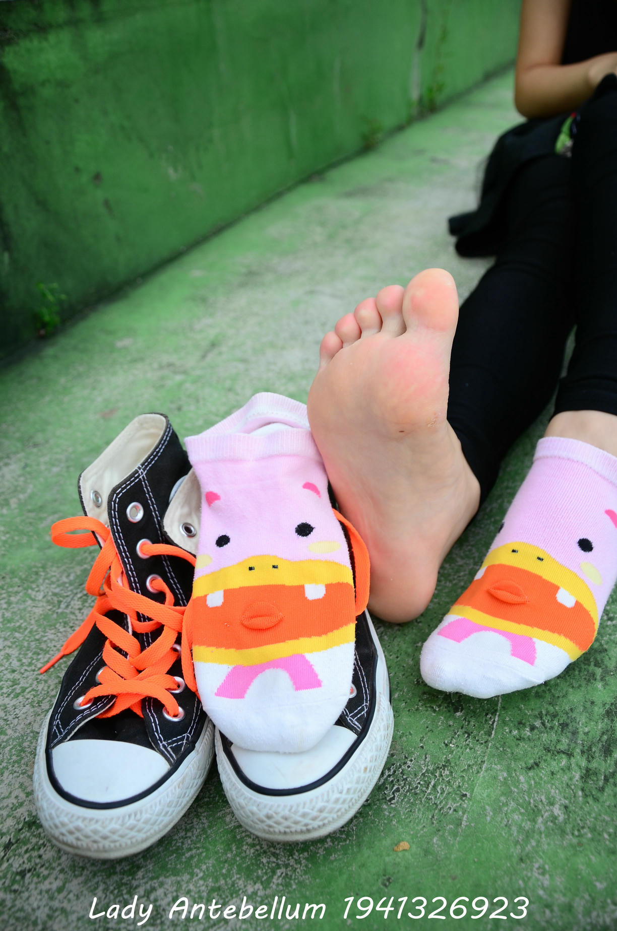 [战前女神] 恋足美腿棉袜女神级摄影套图 128 [112P+119M]_第6集