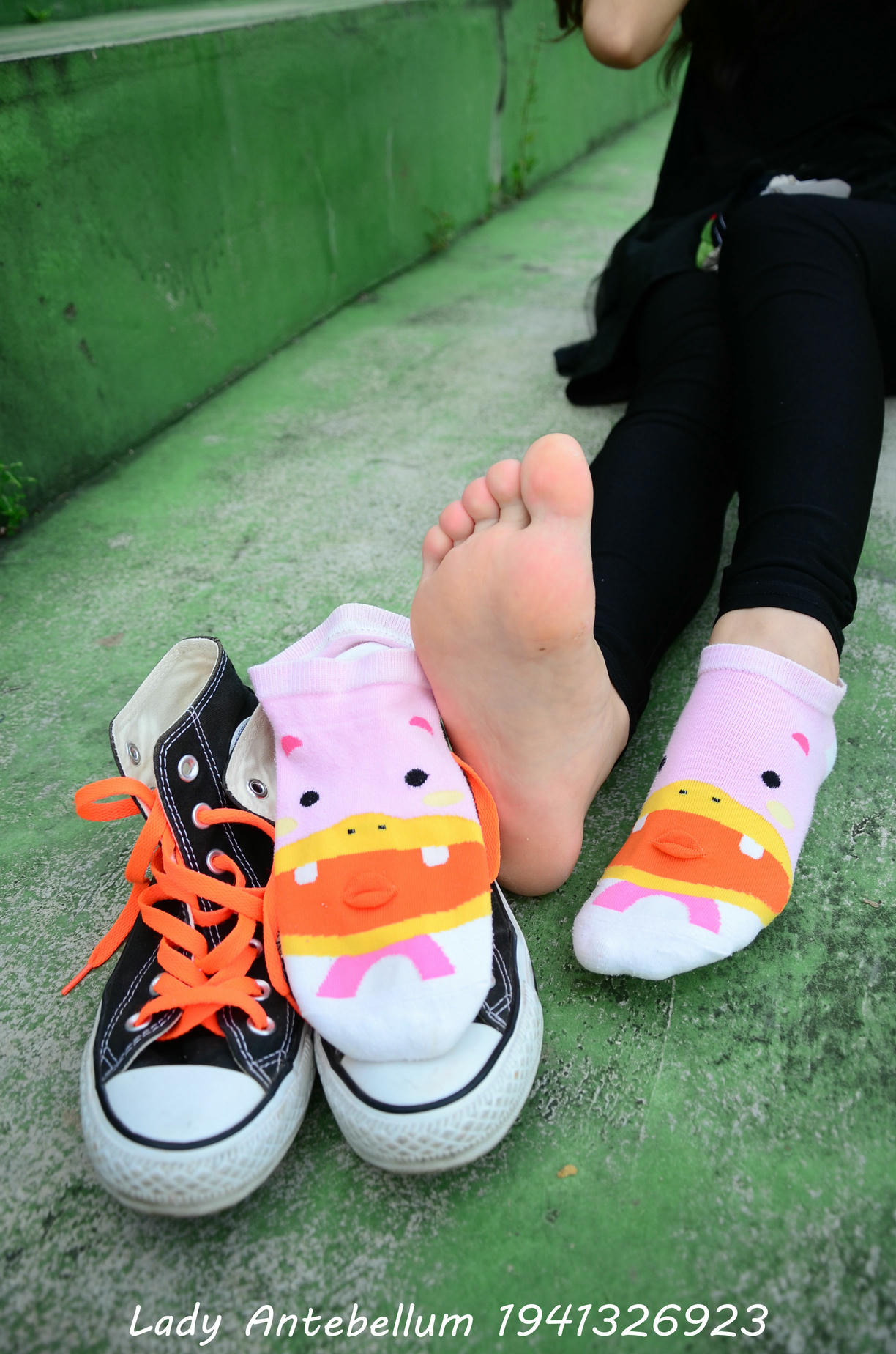 [战前女神] 恋足美腿棉袜女神级摄影套图 128 [112P+119M]_第6集