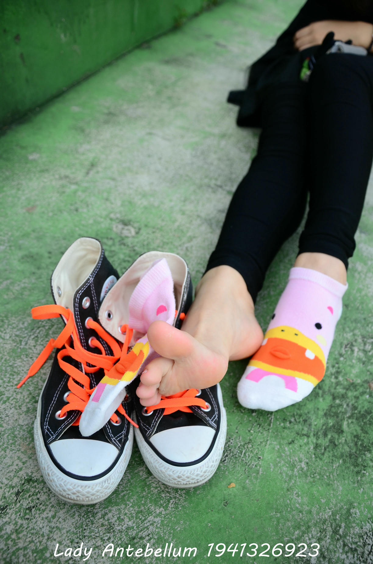 [战前女神] 恋足美腿棉袜女神级摄影套图 128 [112P+119M]_第6集