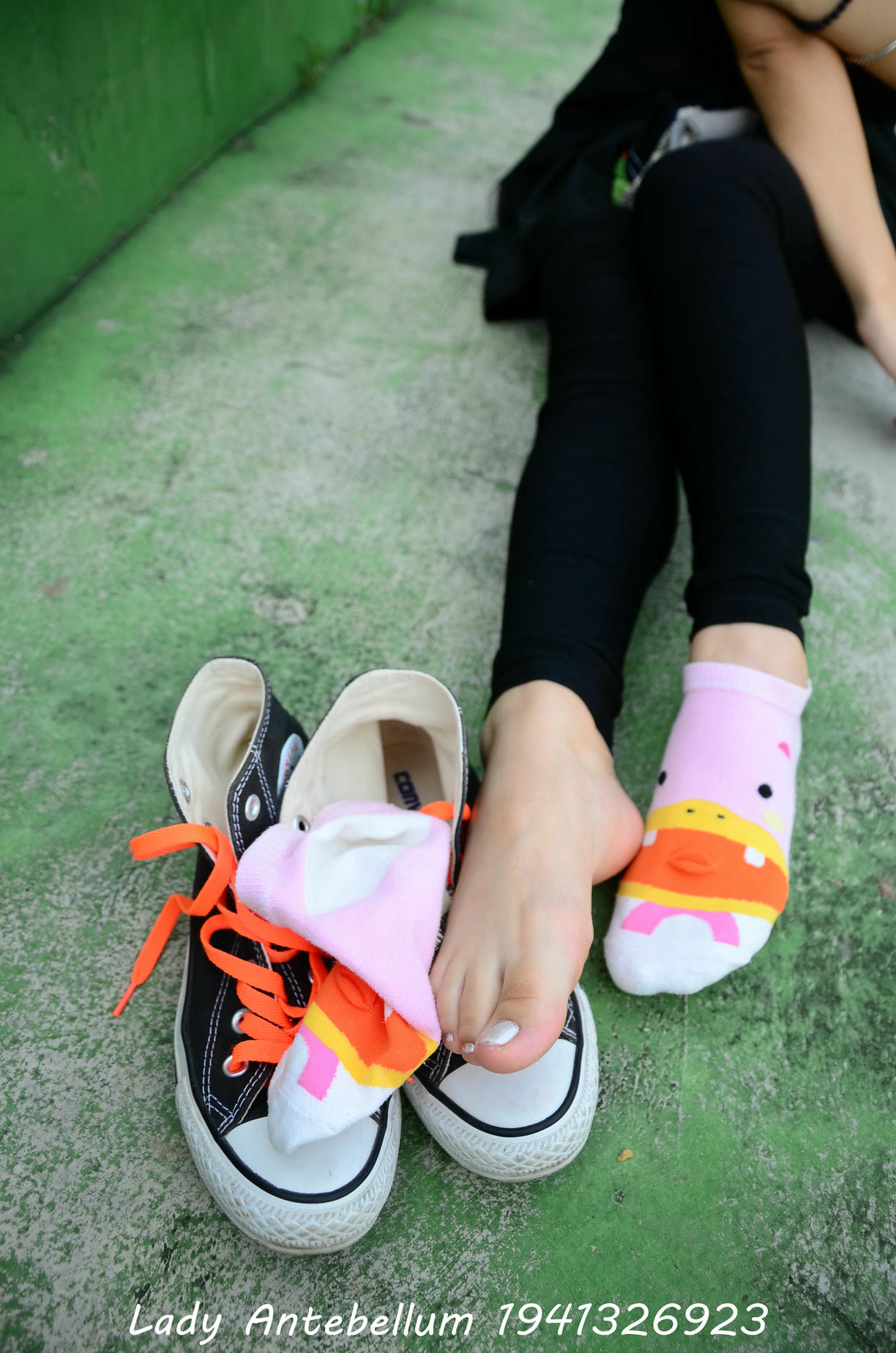 [战前女神] 恋足美腿棉袜女神级摄影套图 128 [112P+119M]_第6集