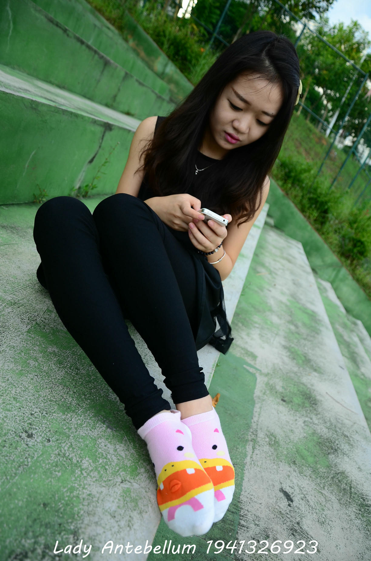 [战前女神] 恋足美腿棉袜女神级摄影套图 128 [112P+119M]_第6集