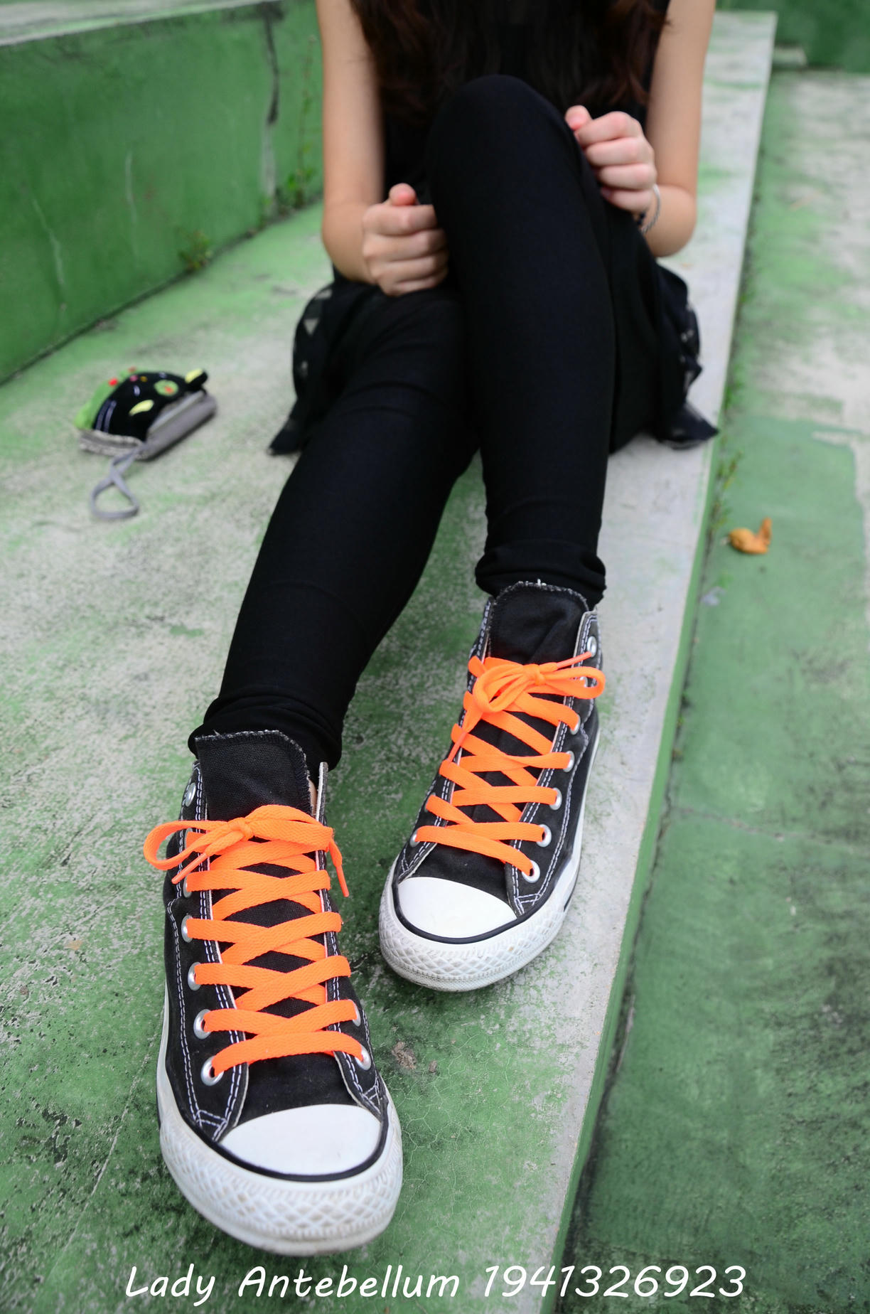 [战前女神] 恋足美腿棉袜女神级摄影套图 128 [112P+119M]_第1集