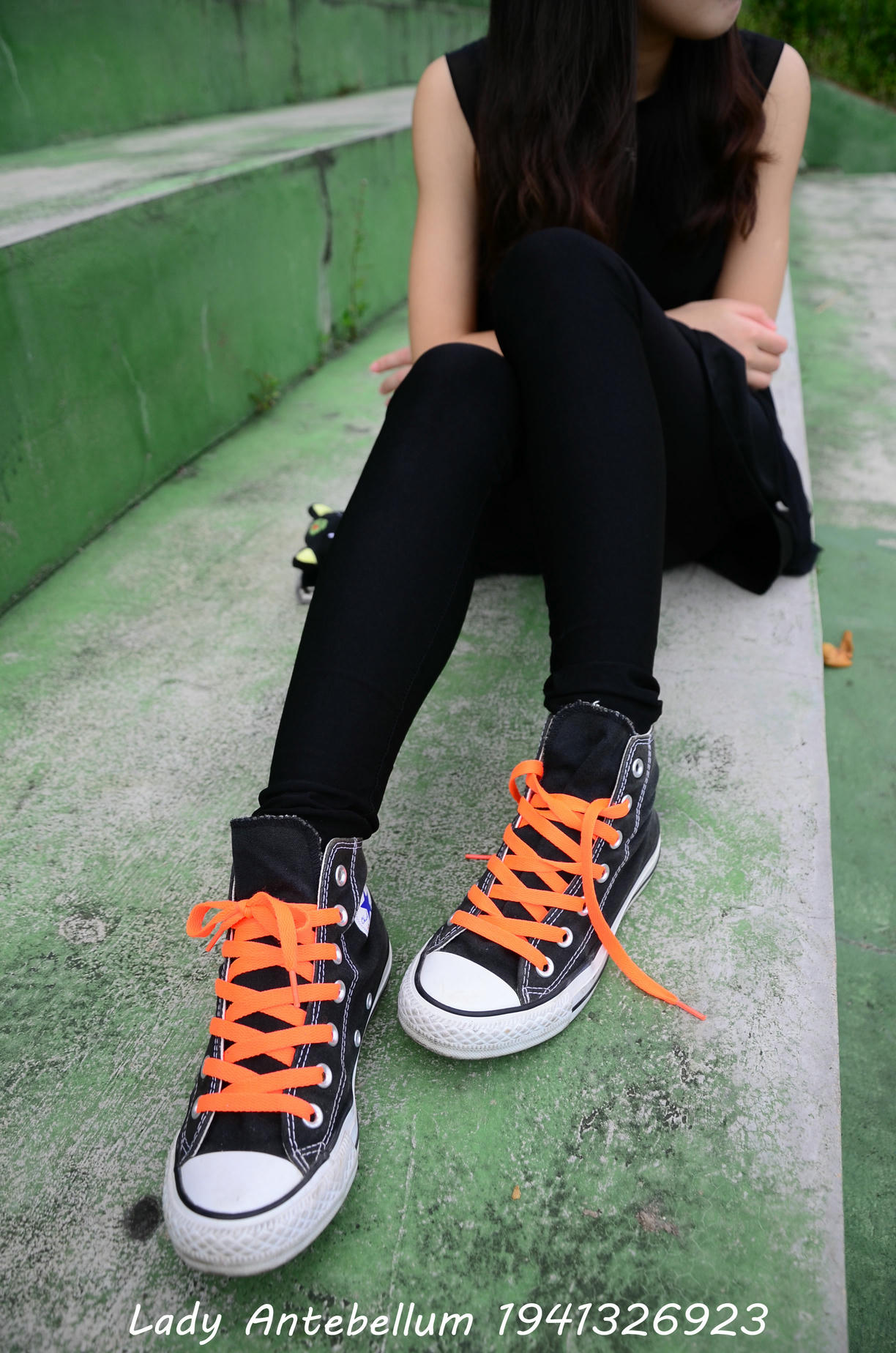 [战前女神] 恋足美腿棉袜女神级摄影套图 128 [112P+119M]_第1集