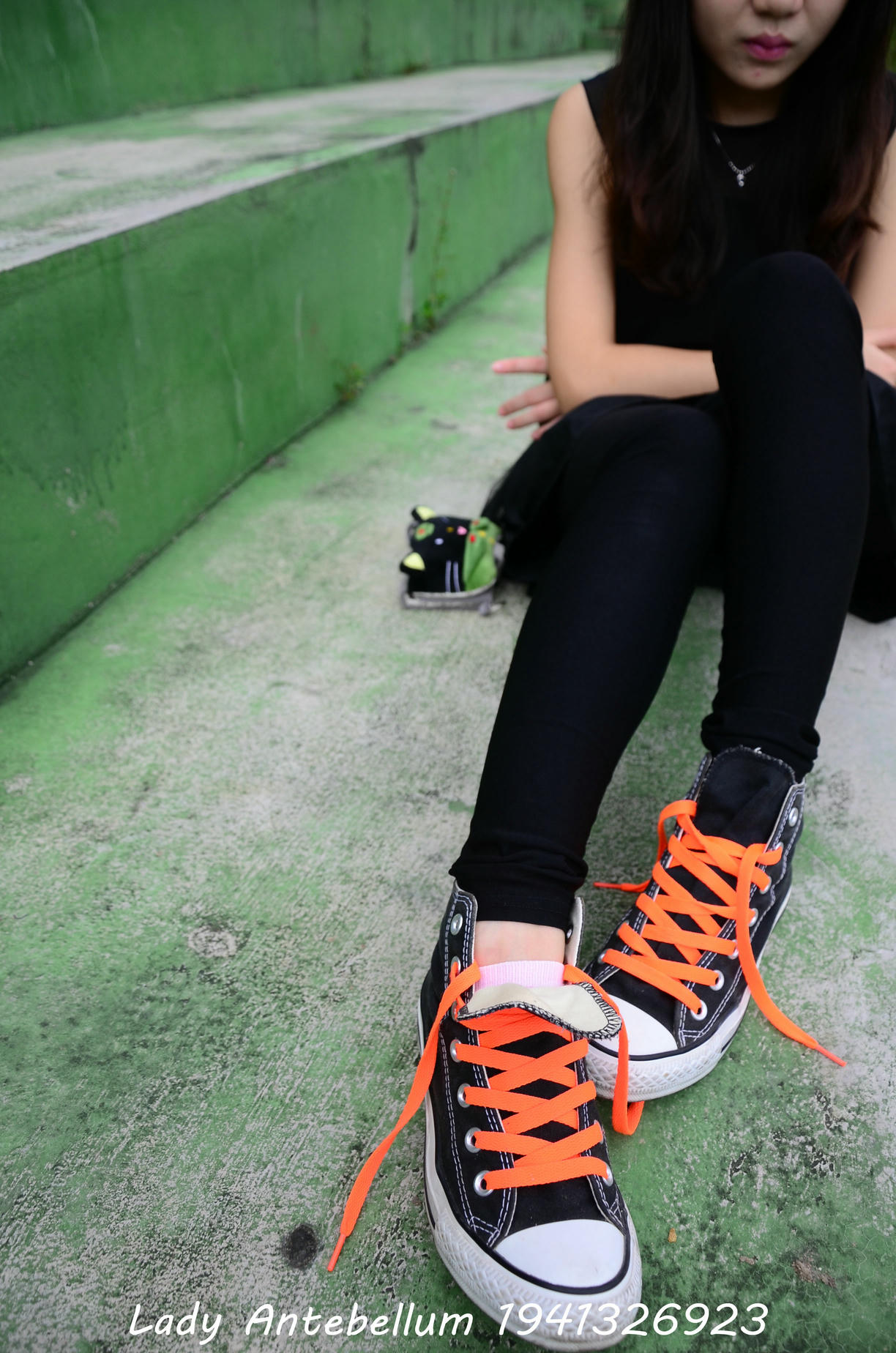 [战前女神] 恋足美腿棉袜女神级摄影套图 128 [112P+119M]_第2集