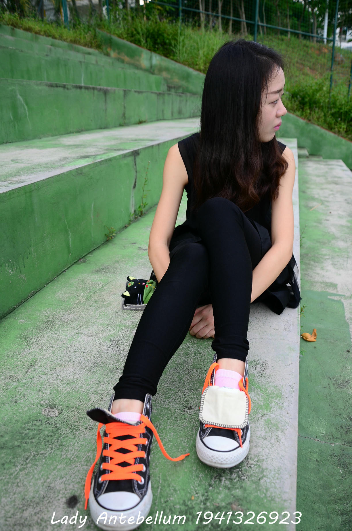 [战前女神] 恋足美腿棉袜女神级摄影套图 128 [112P+119M]_第2集