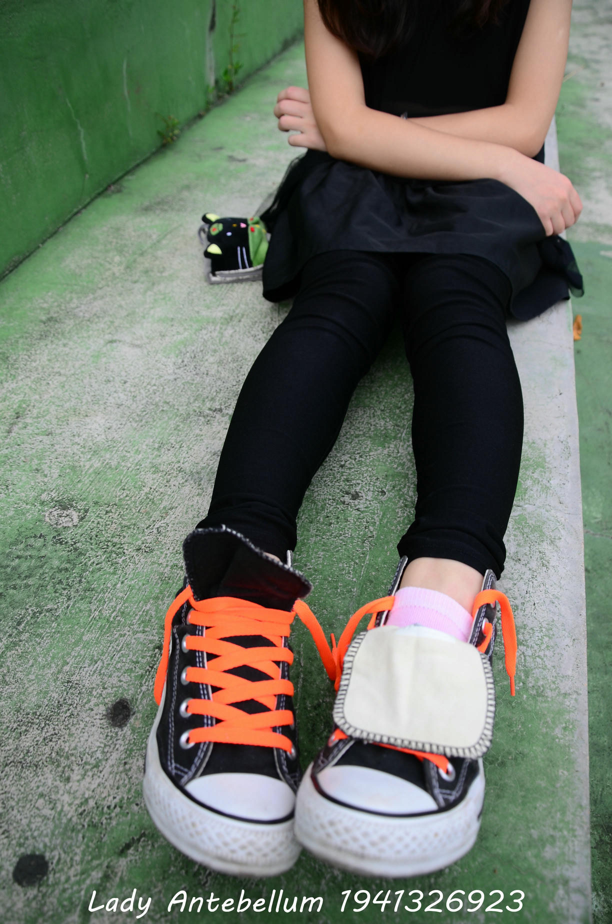 [战前女神] 恋足美腿棉袜女神级摄影套图 128 [112P+119M]_第2集