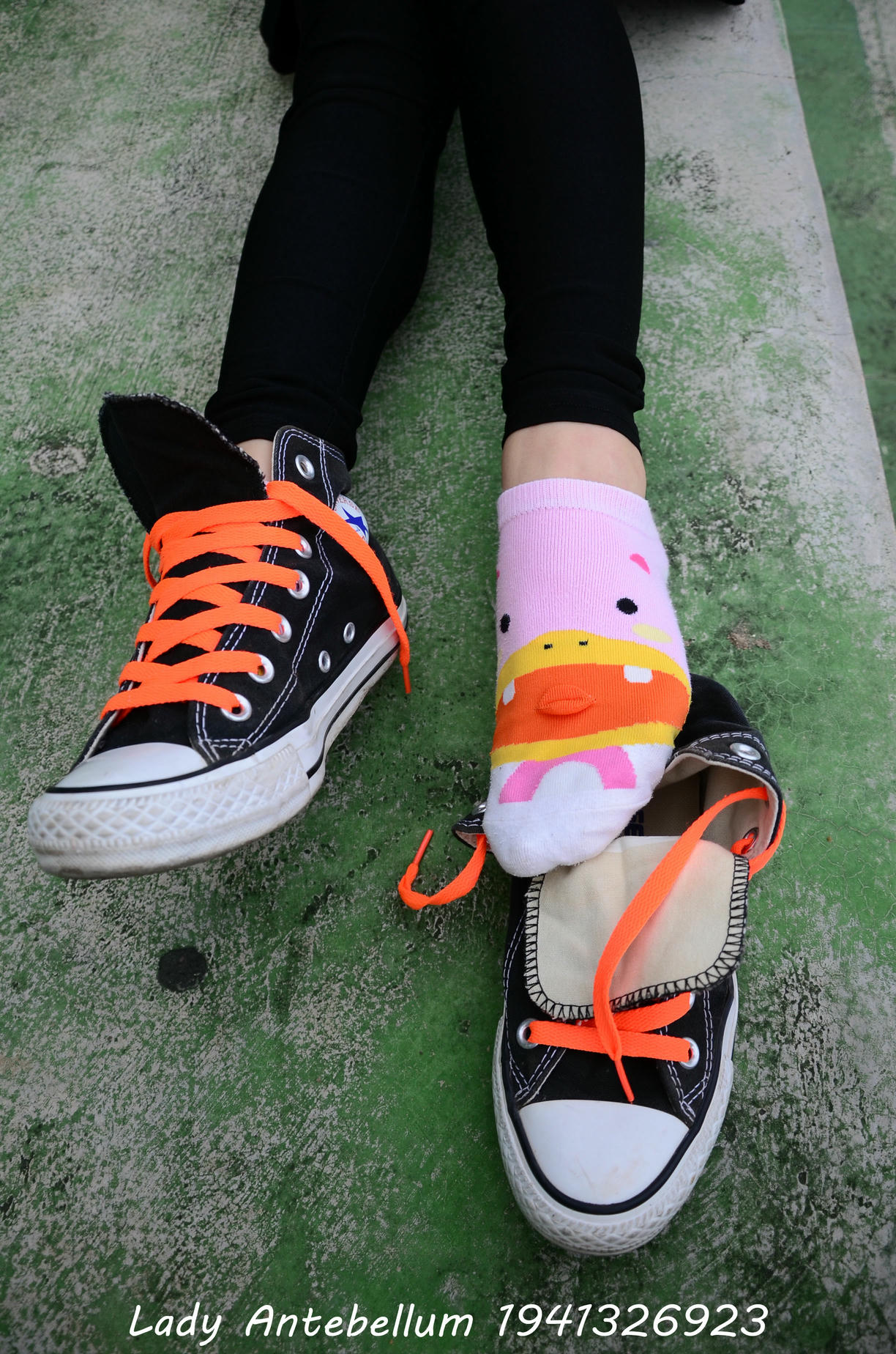 [战前女神] 恋足美腿棉袜女神级摄影套图 128 [112P+119M]_第2集