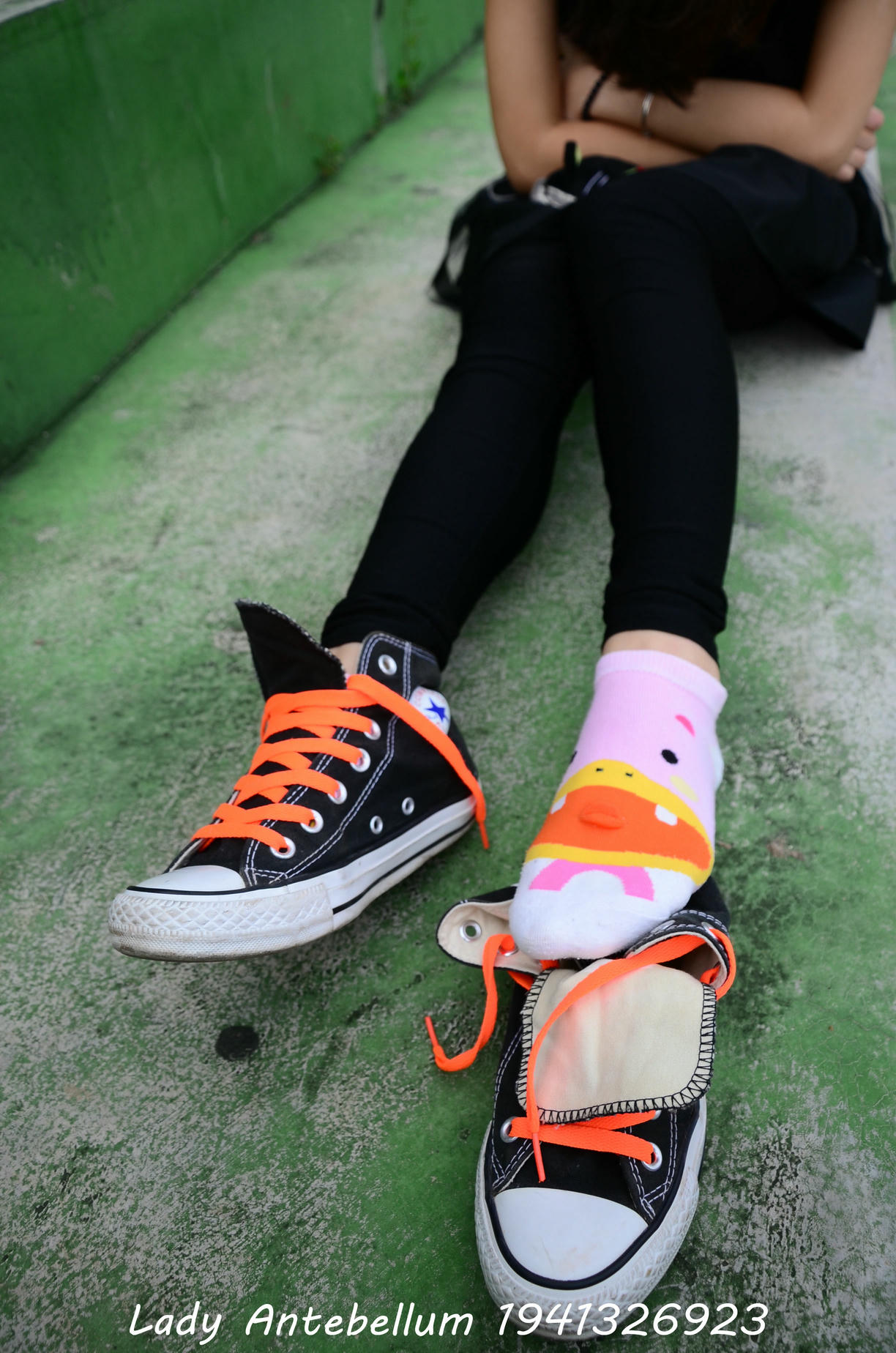 [战前女神] 恋足美腿棉袜女神级摄影套图 128 [112P+119M]_第2集