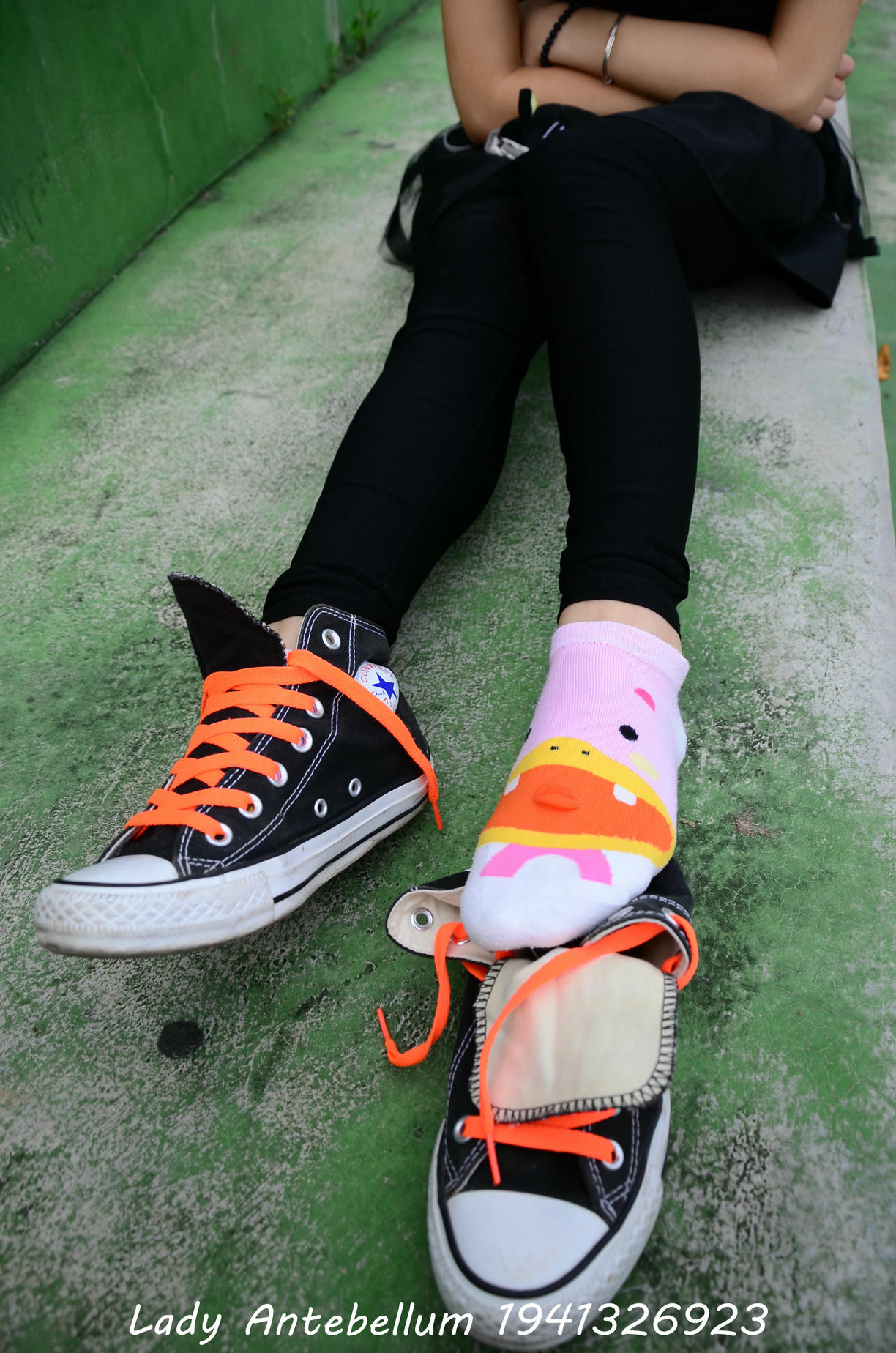 [战前女神] 恋足美腿棉袜女神级摄影套图 128 [112P+119M]_第2集