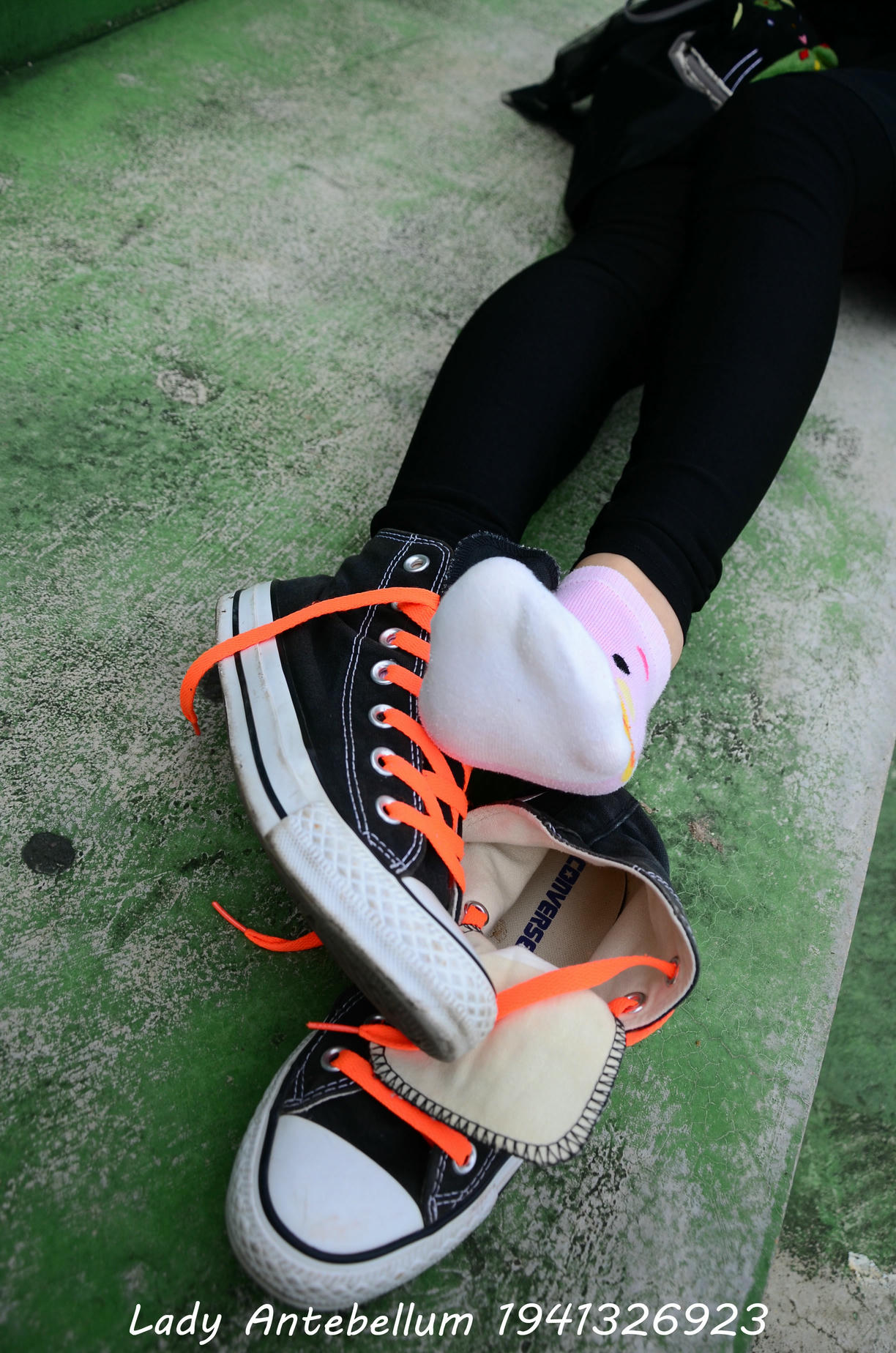 [战前女神] 恋足美腿棉袜女神级摄影套图 128 [112P+119M]_第2集