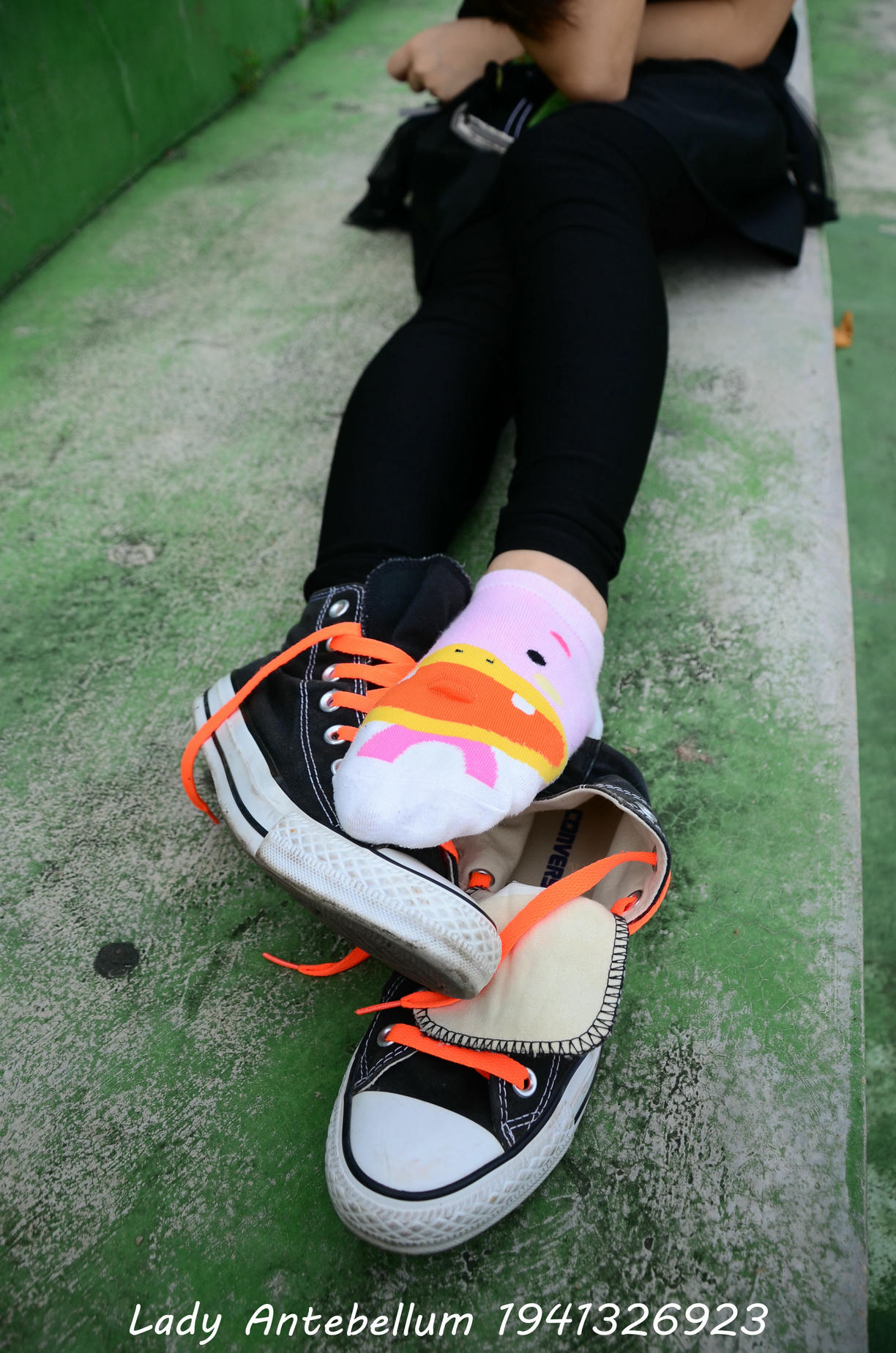 [战前女神] 恋足美腿棉袜女神级摄影套图 128 [112P+119M]_第2集