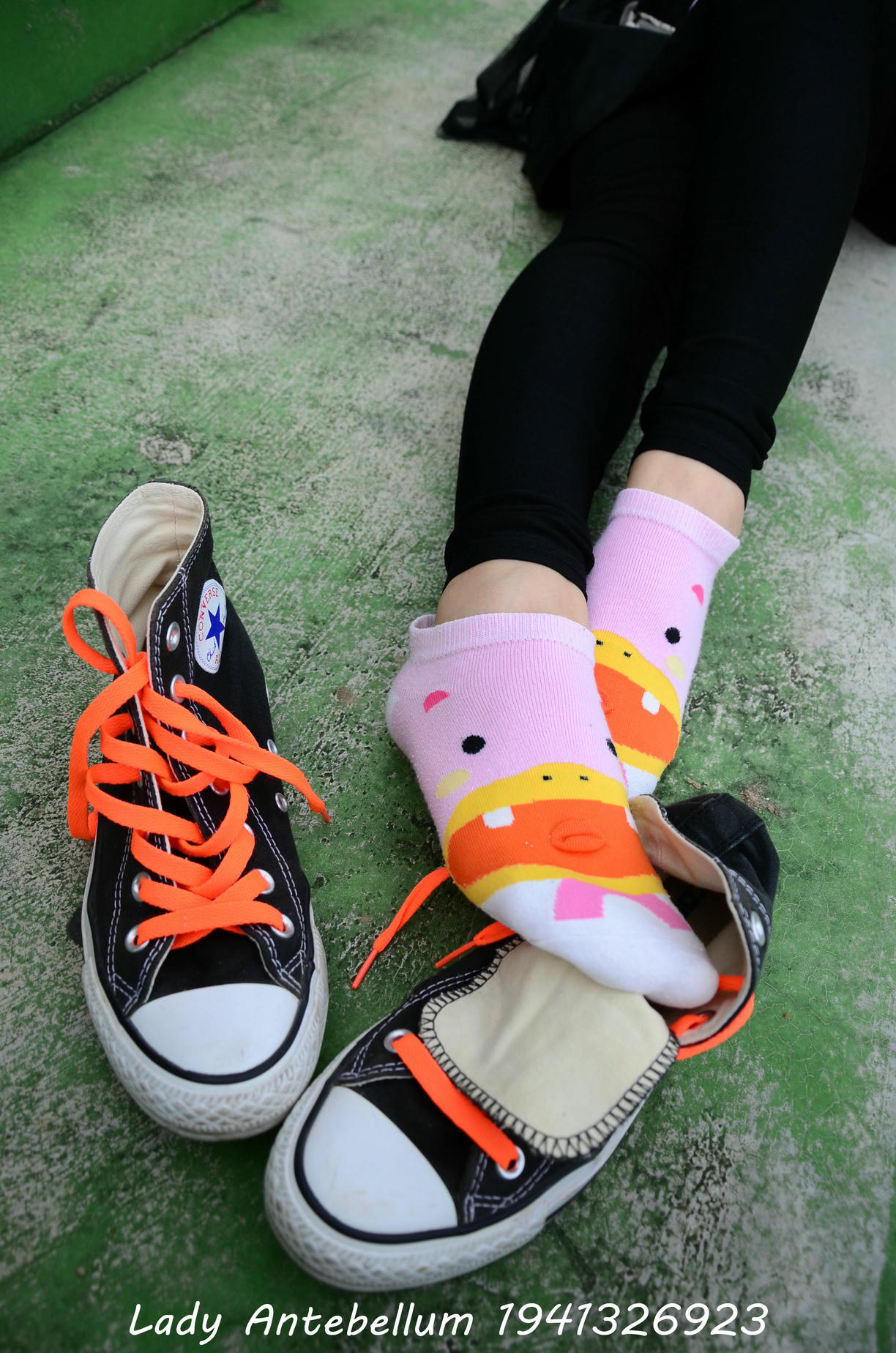 [战前女神] 恋足美腿棉袜女神级摄影套图 128 [112P+119M]_第2集