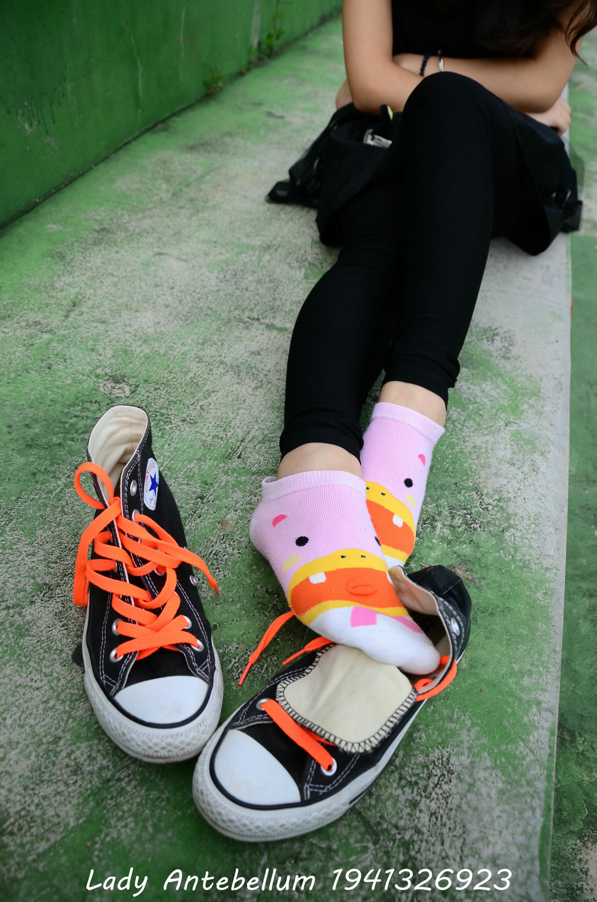 [战前女神] 恋足美腿棉袜女神级摄影套图 128 [112P+119M]_第2集