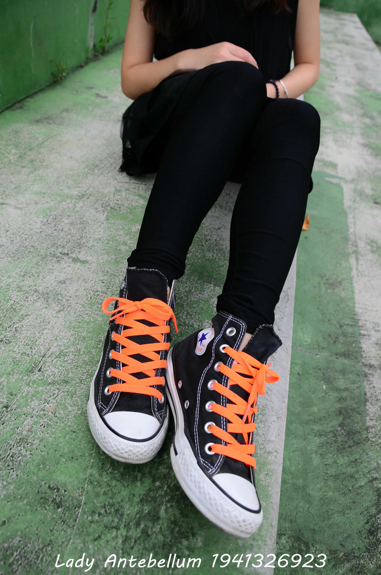 [战前女神] 恋足美腿棉袜女神级摄影套图 128 [112P+119M]_第1集