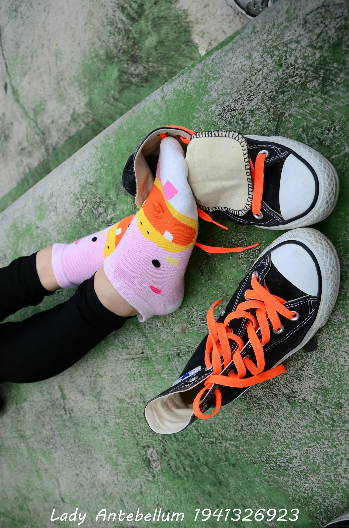 [战前女神] 恋足美腿棉袜女神级摄影套图 128 [112P+119M]_第2集