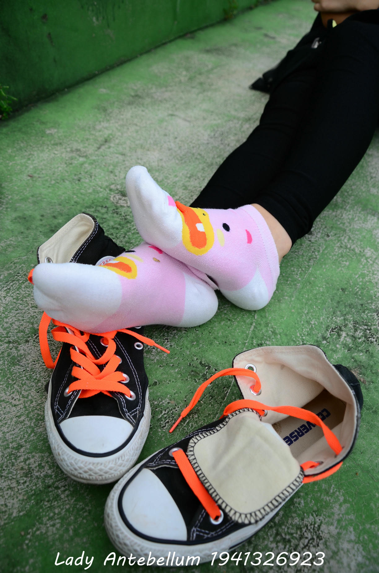 [战前女神] 恋足美腿棉袜女神级摄影套图 128 [112P+119M]_第3集